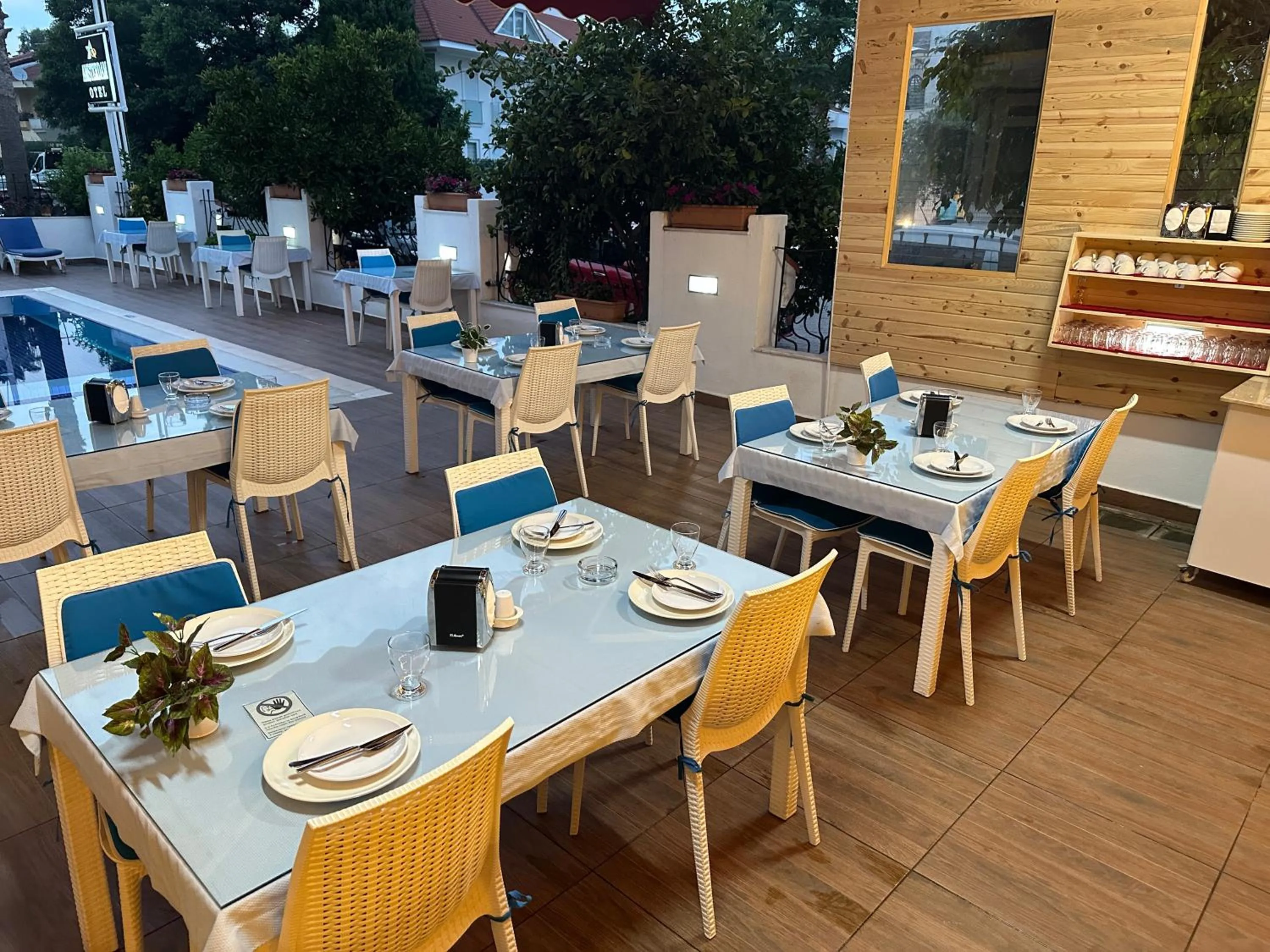 Restaurant/places to eat in Amsterdam Boutique Hotel