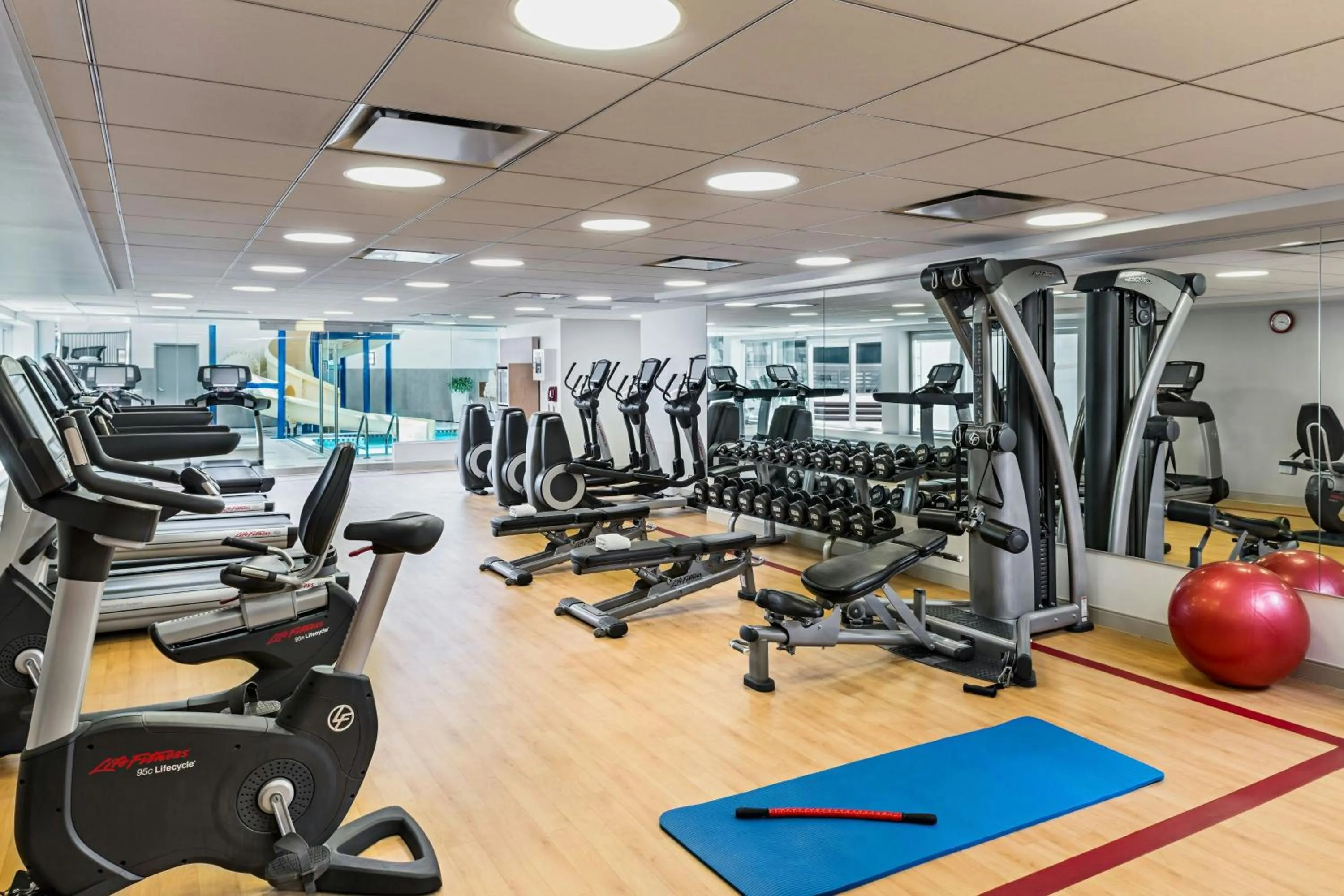 Fitness centre/facilities in Sheraton Suites Calgary Eau Claire