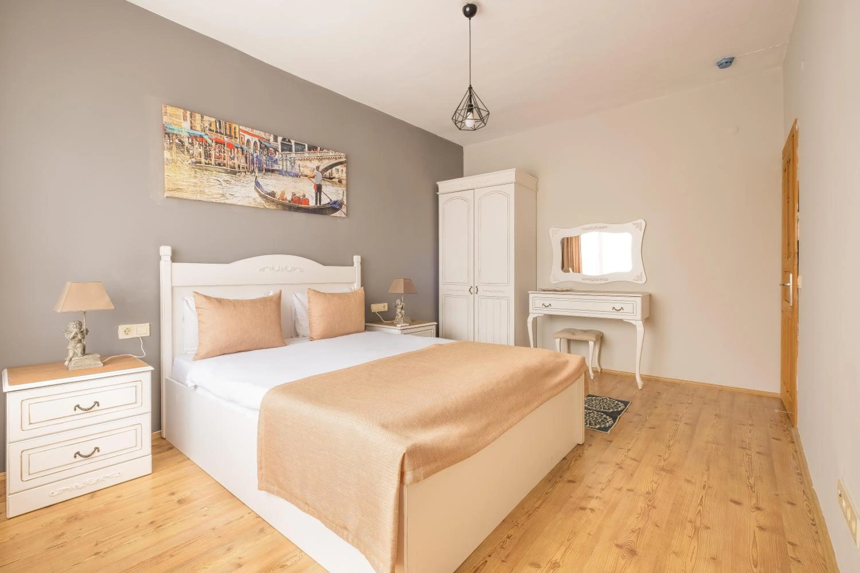 Bed in Old Town Deluxe Flats