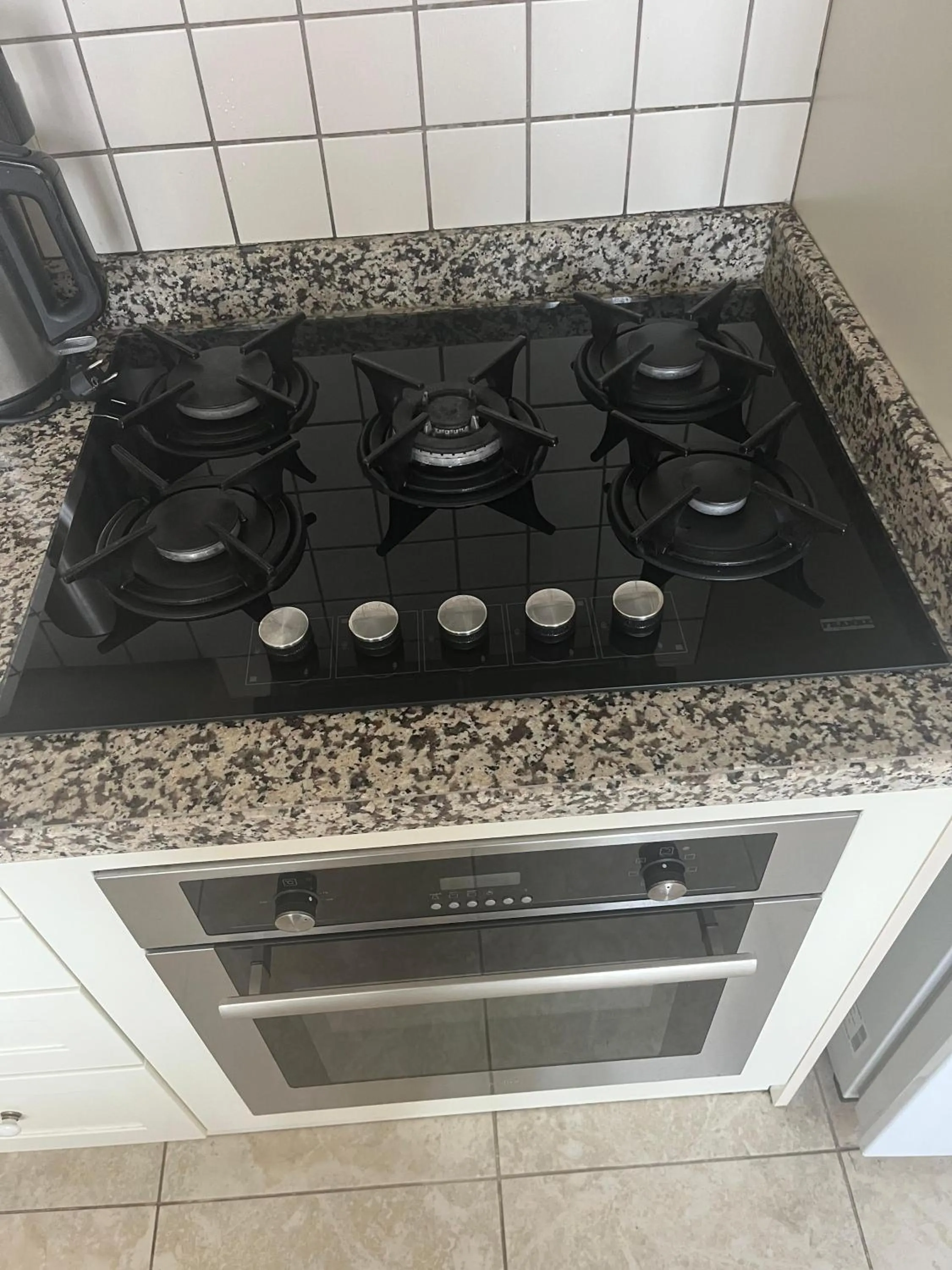 oven in Old Town Deluxe Flats