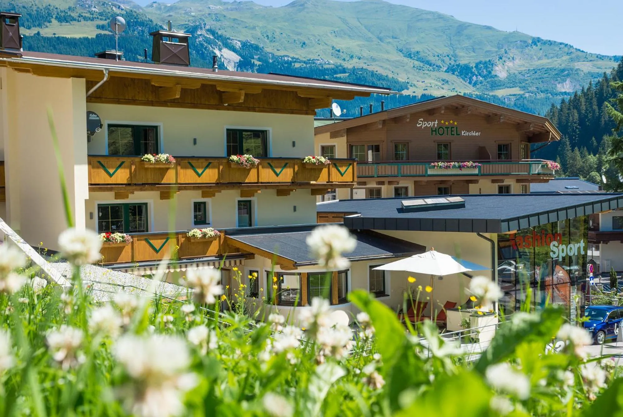 Property building in Haus Tirol