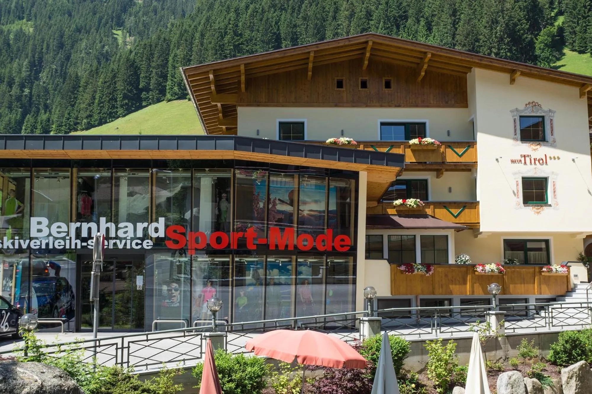 Facade/entrance in Haus Tirol