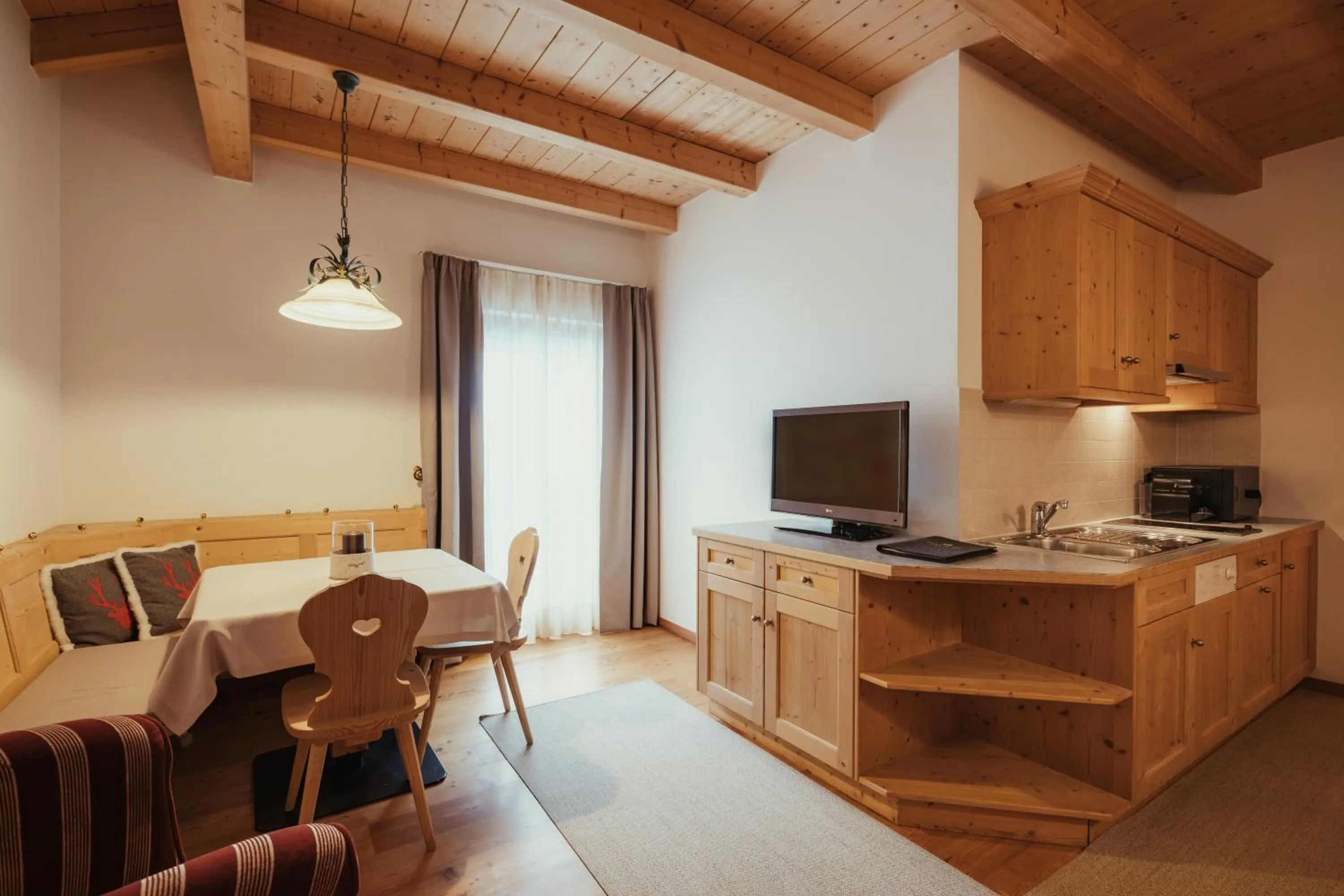 Kitchen or kitchenette in Villa Flora Mountain Lodges