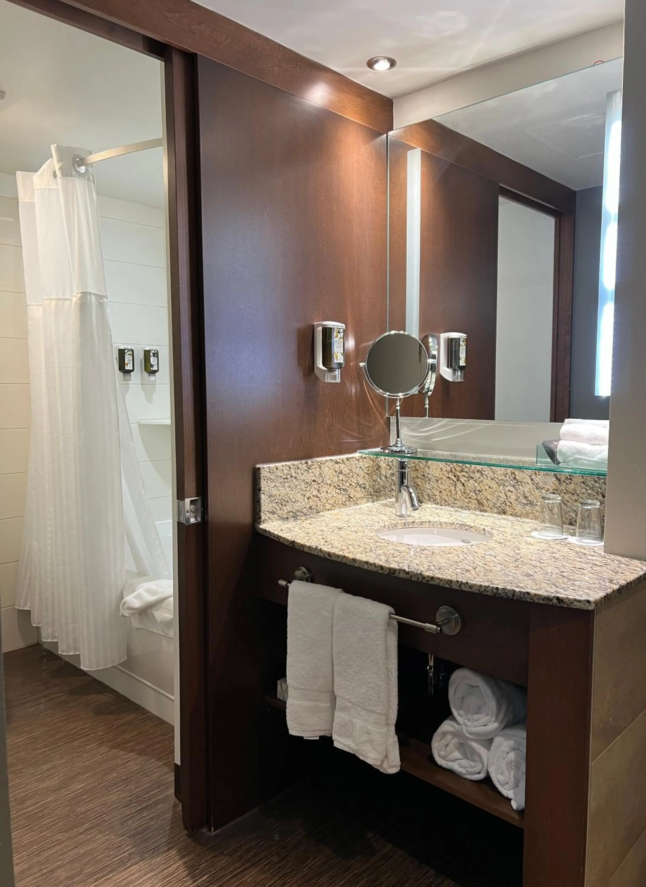 Hôtel & Suites Normandin Québec