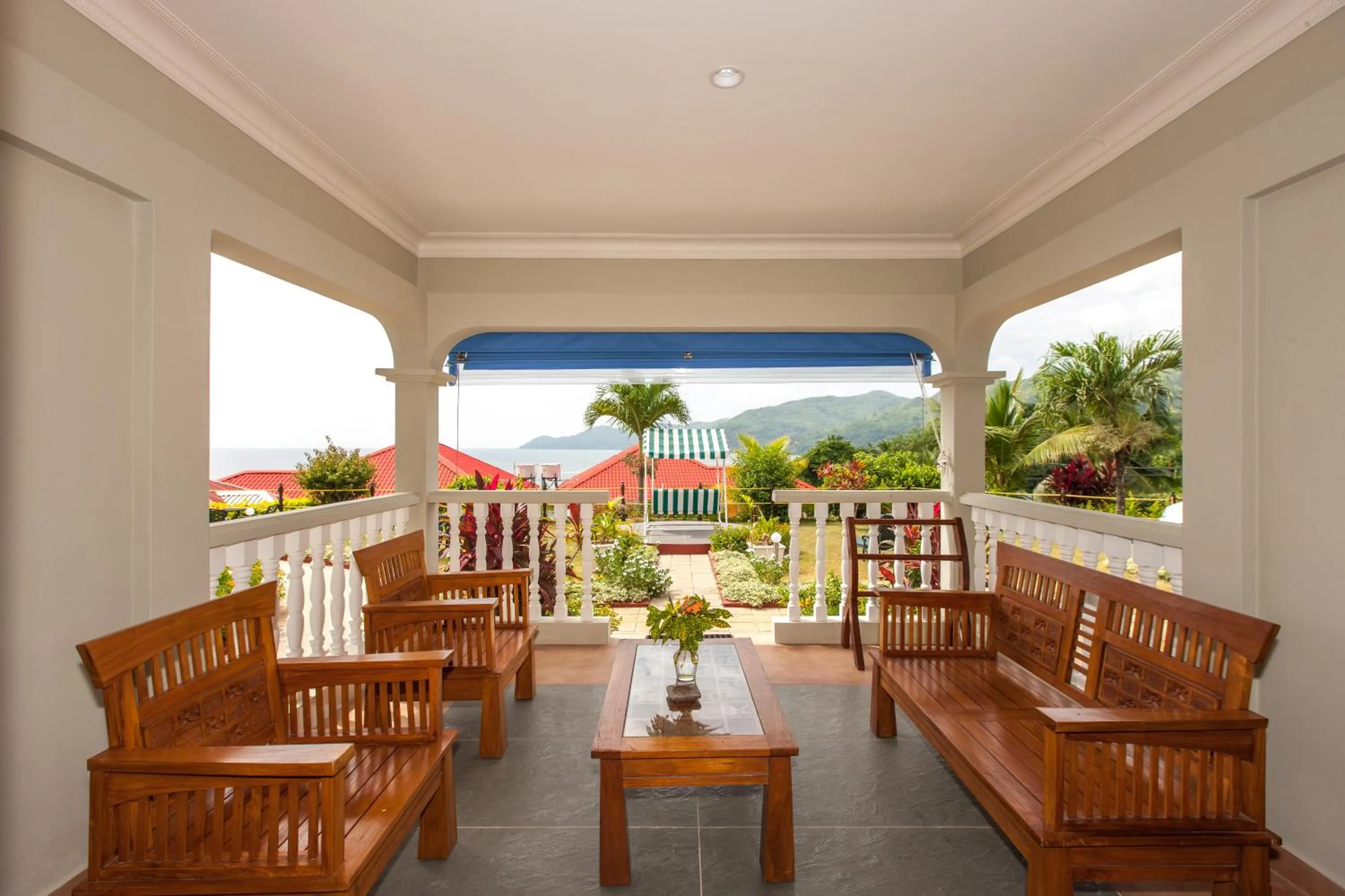 Patio in Le Relax Hotel and Restaurant