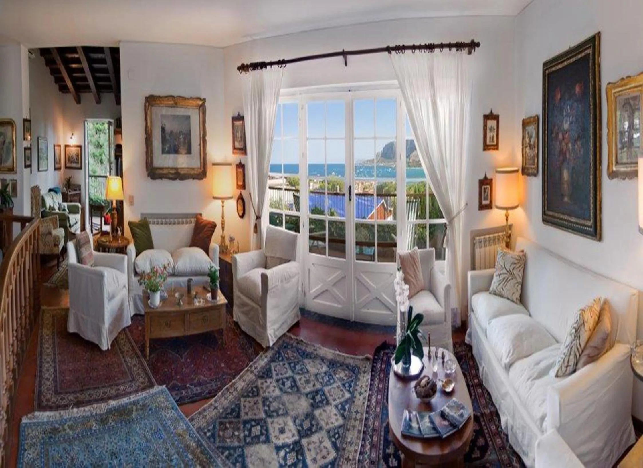 Decorative detail in Il Glicine sul Golfo