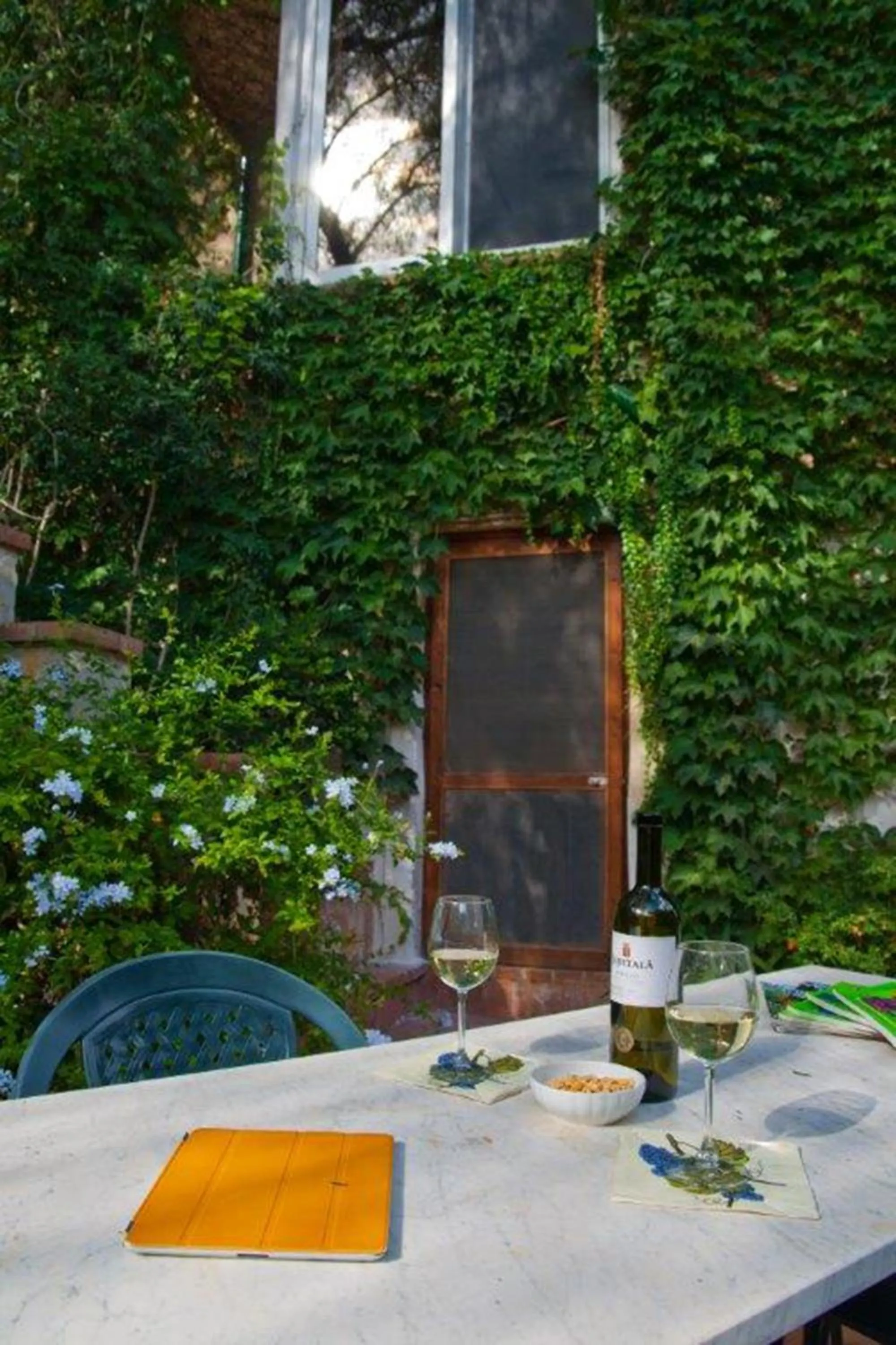 Decorative detail in Il Glicine sul Golfo