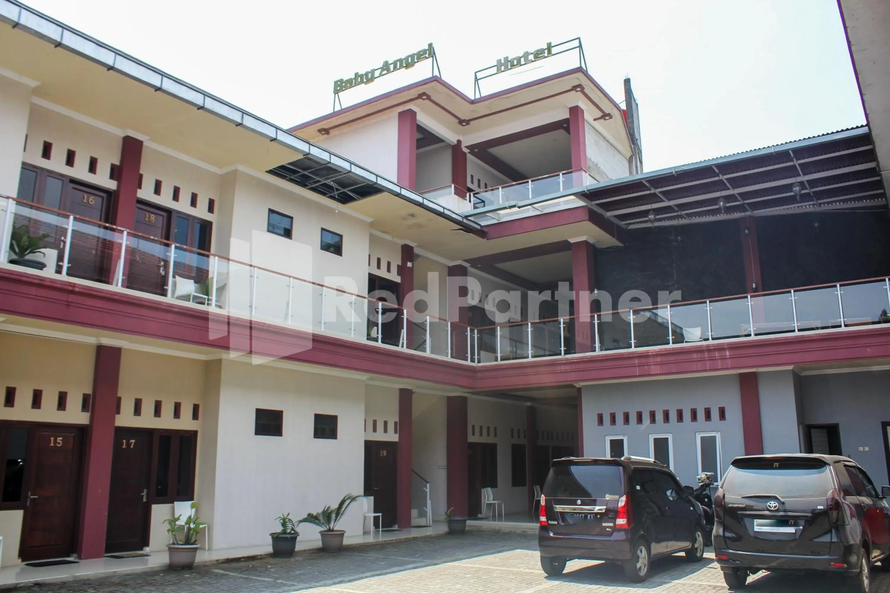 Property building in Hotel Baby Angel Dieng Mitra RedDoorz
