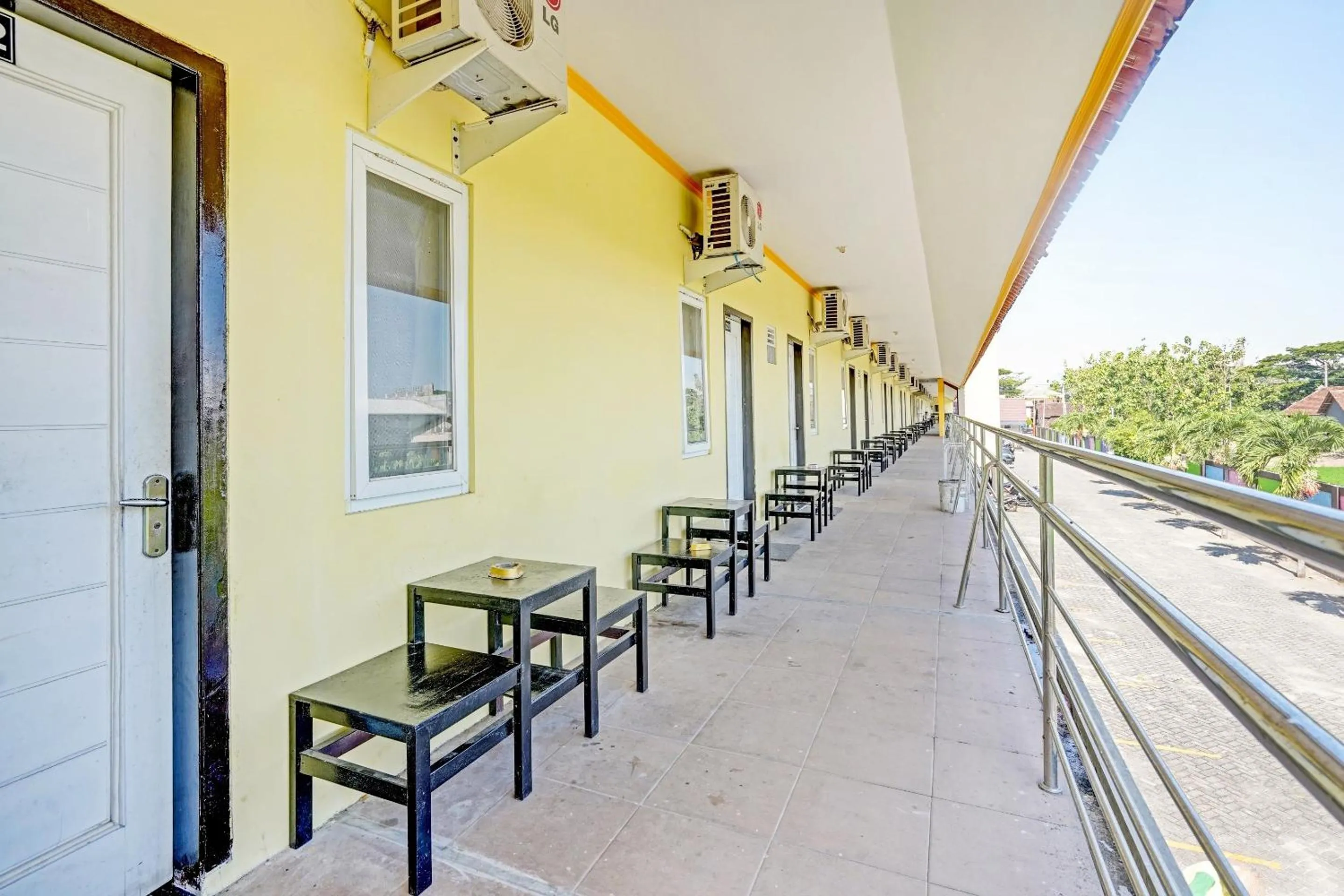 Lobby or reception in OYO 90622 Hotel Galaksi