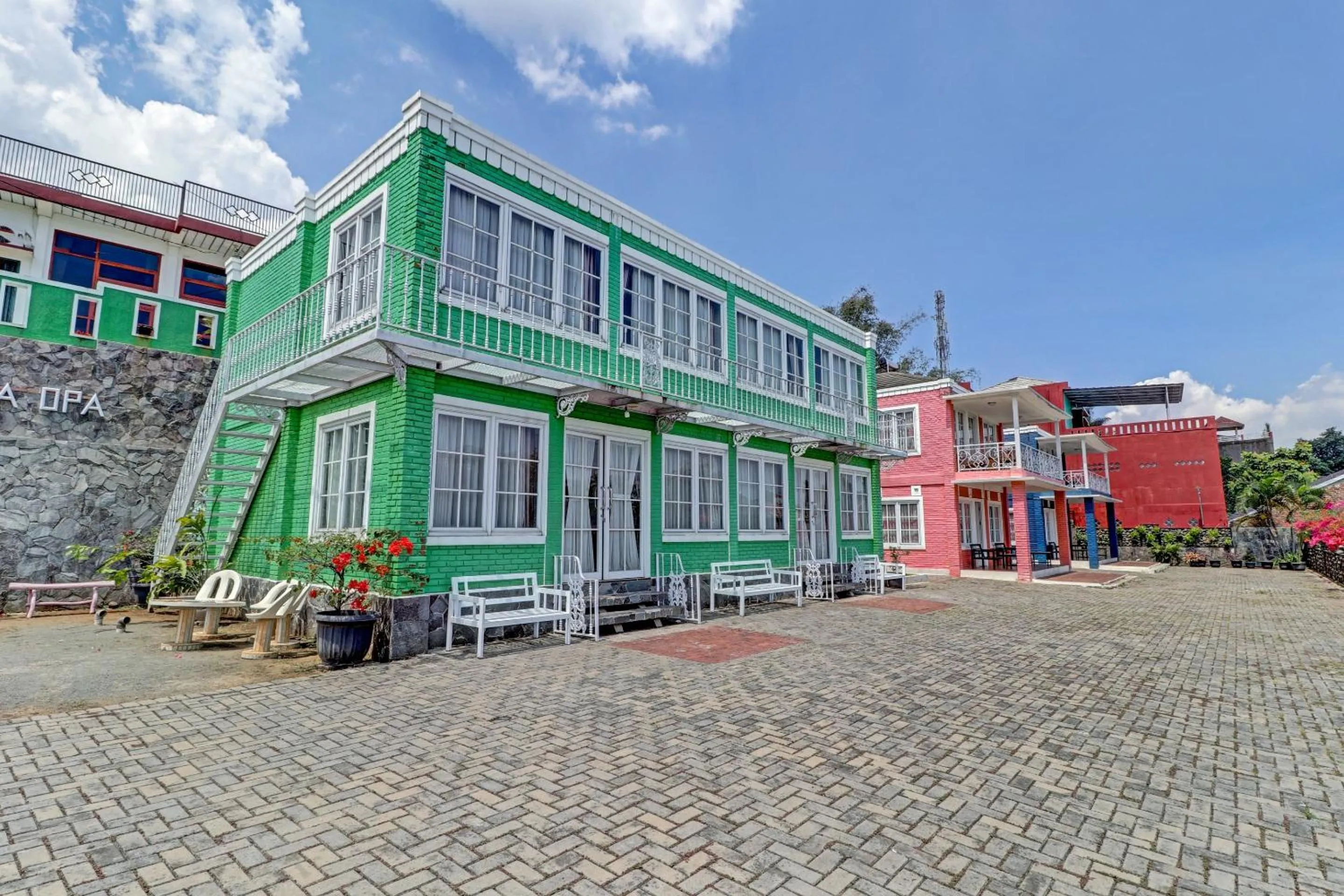 Area and facilities in Collection O 90617 Rumah Oma Opa Syariah