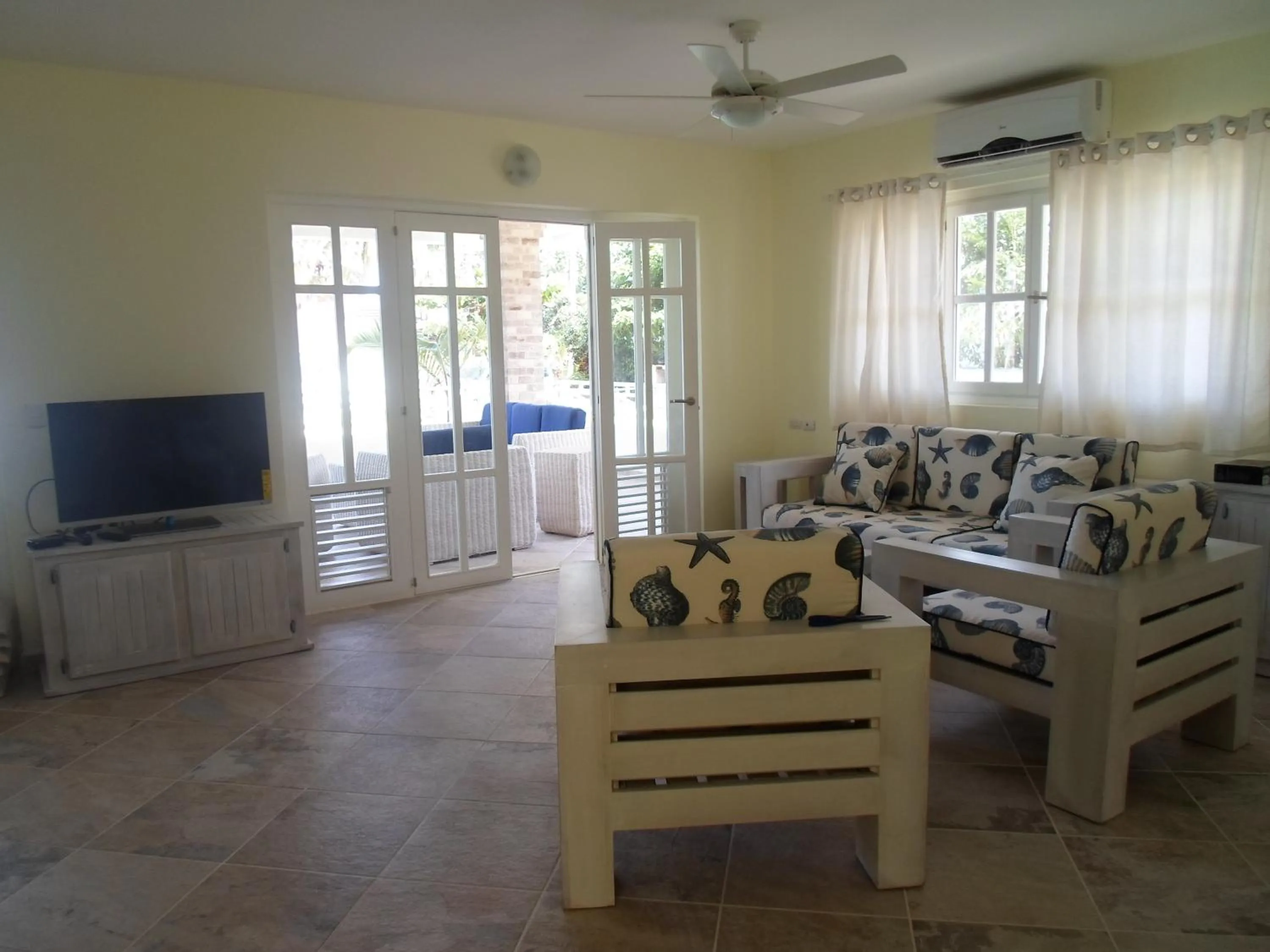 TV and multimedia in Hotel Residence Marilar