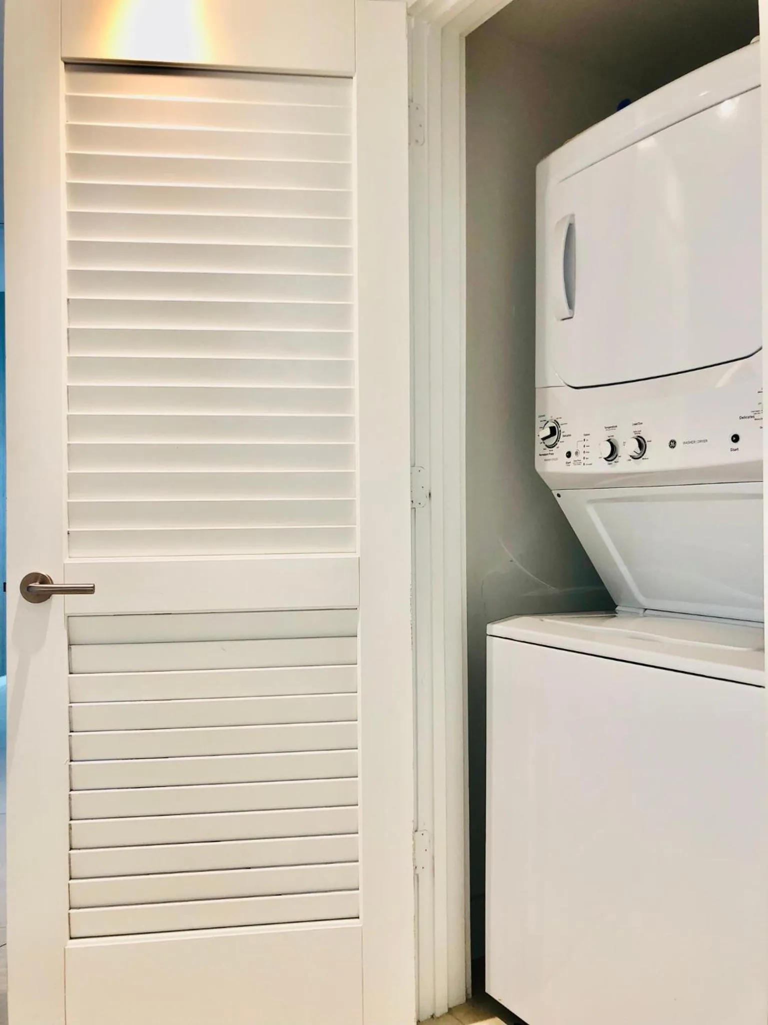 washing machine in Million Dollar View at Hyde Resort And Residences