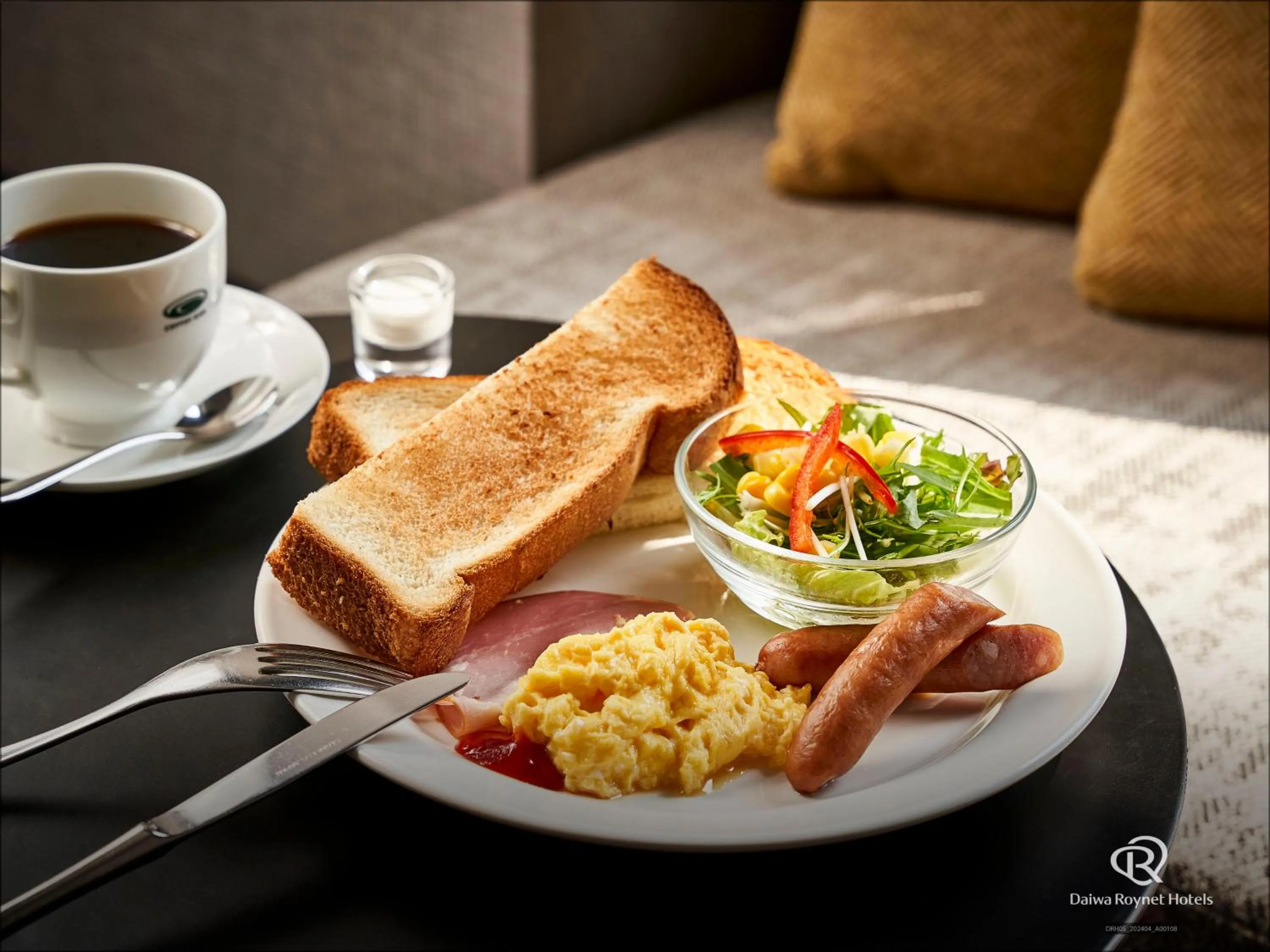 Restaurant/places to eat in Daiwa Roynet Hotel Osaka Sakaisuji Honmachi PREMIER