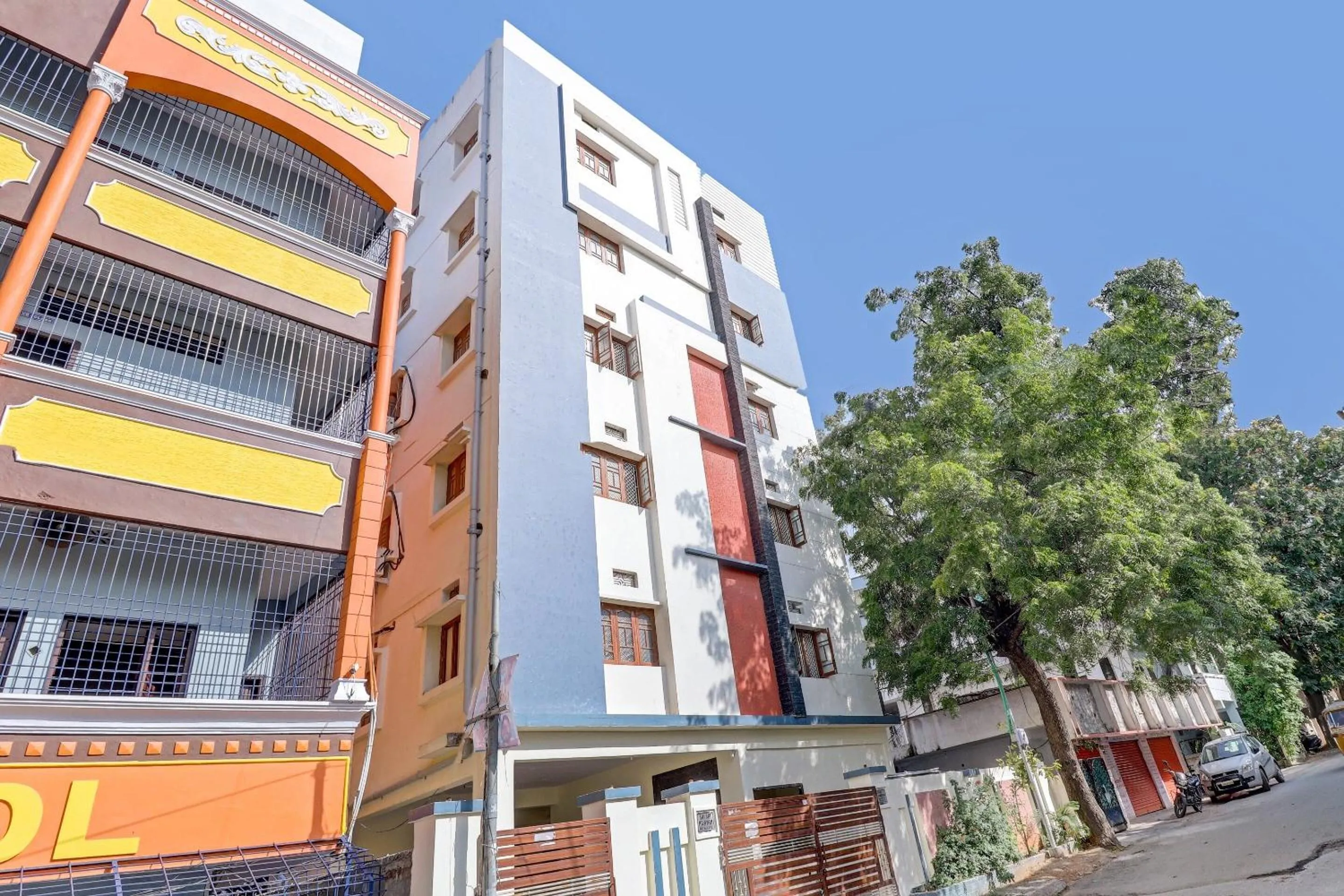 Facade/entrance in Hotel O by OYO Abhi's R Square