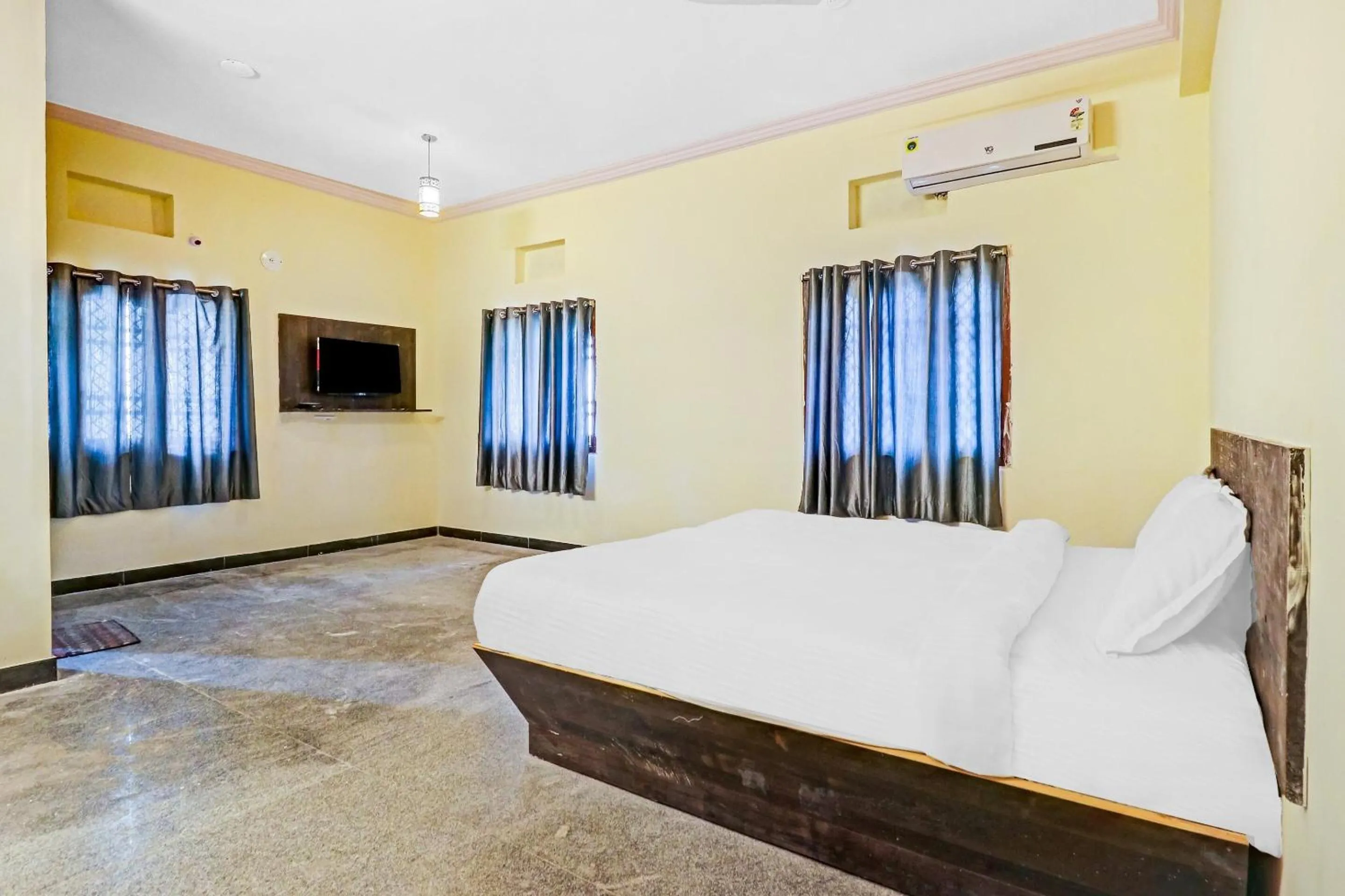 Bedroom, Bed in Hotel O by OYO Abhi's R Square