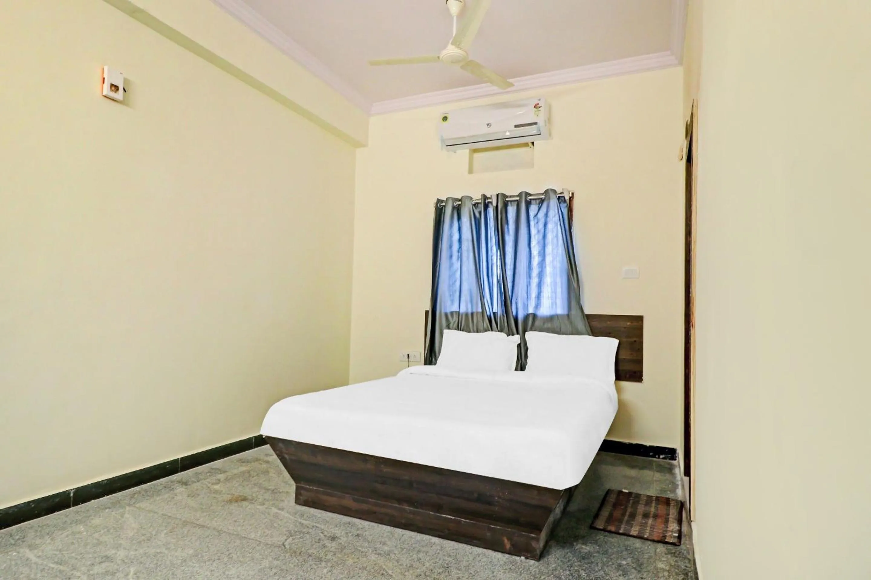 Bedroom, Bed in Hotel O by OYO Abhi's R Square