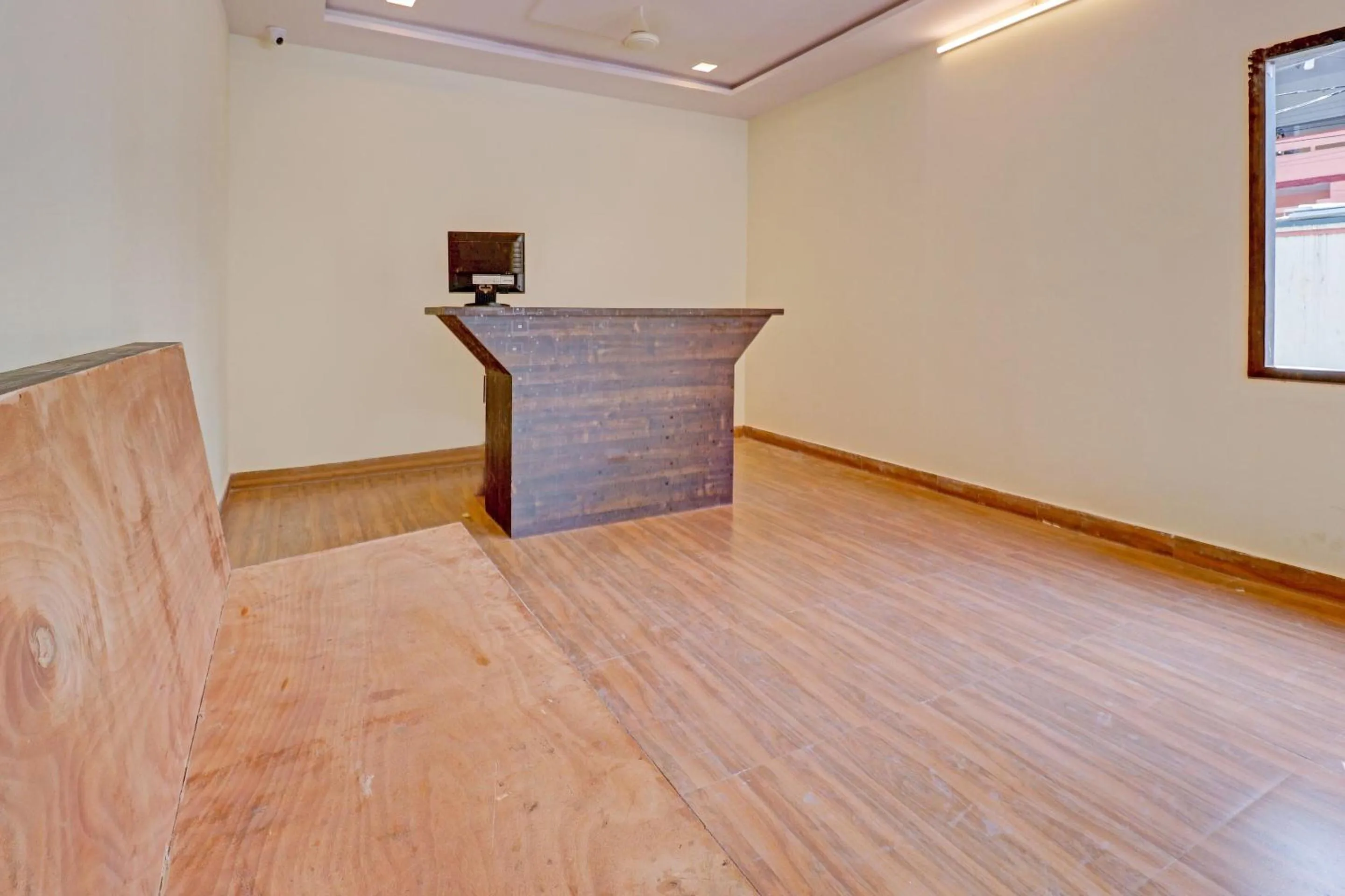 Lobby or reception in Hotel O by OYO Abhi's R Square