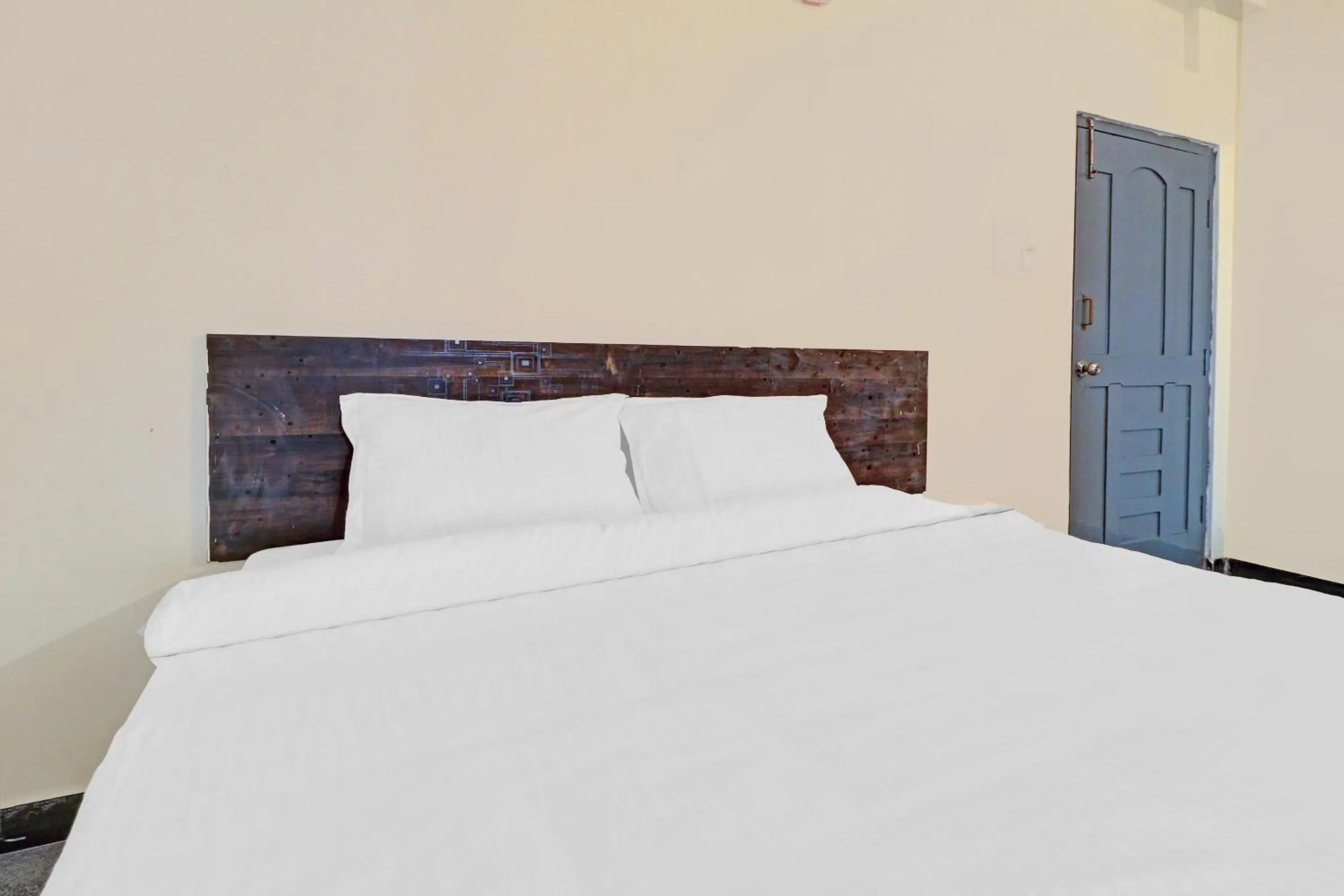 Lobby or reception, Bed in Hotel O by OYO Abhi's R Square