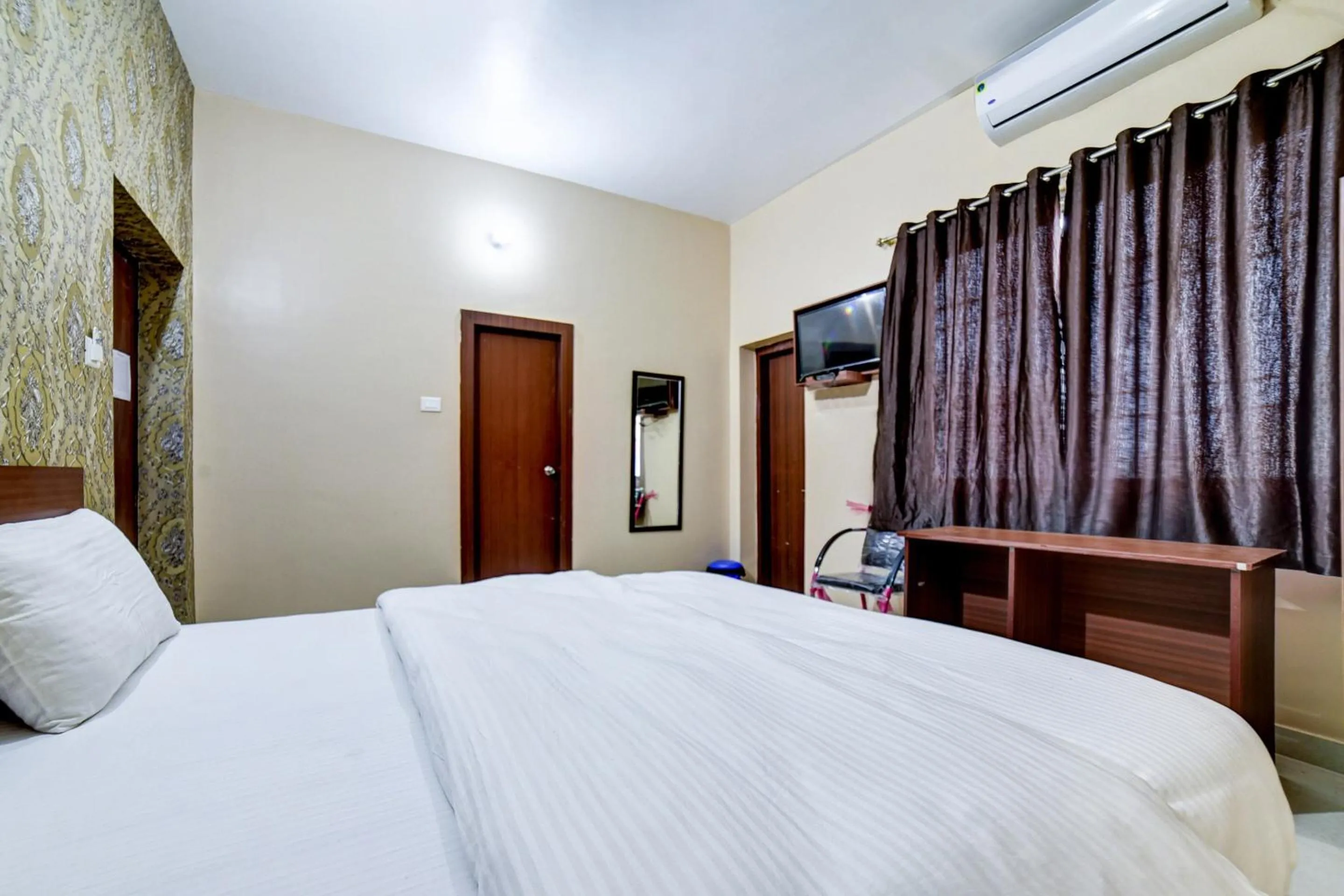 Bedroom, Bed in Hotel O The Hotel Quaint