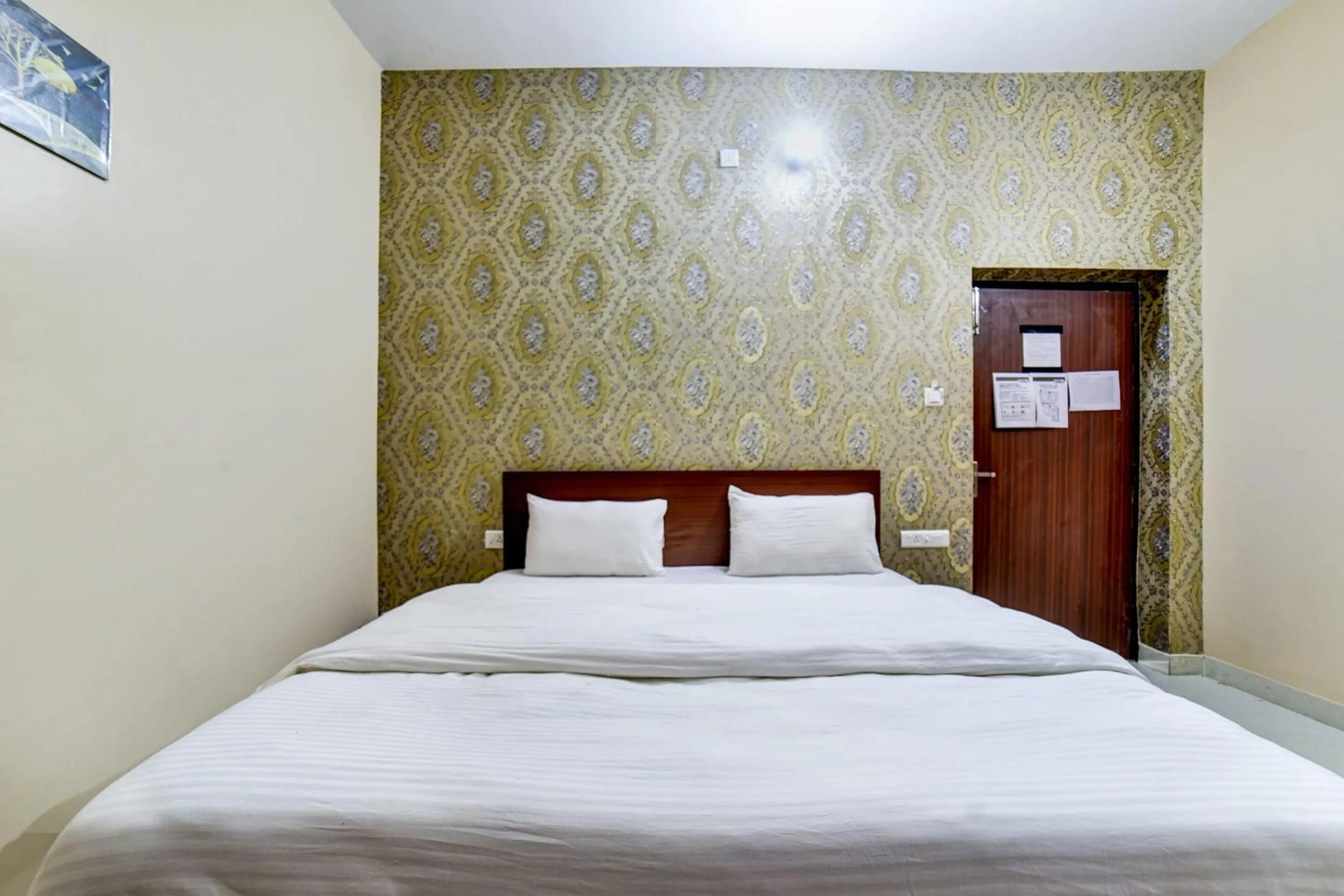 Bedroom, Bed in Hotel O The Hotel Quaint