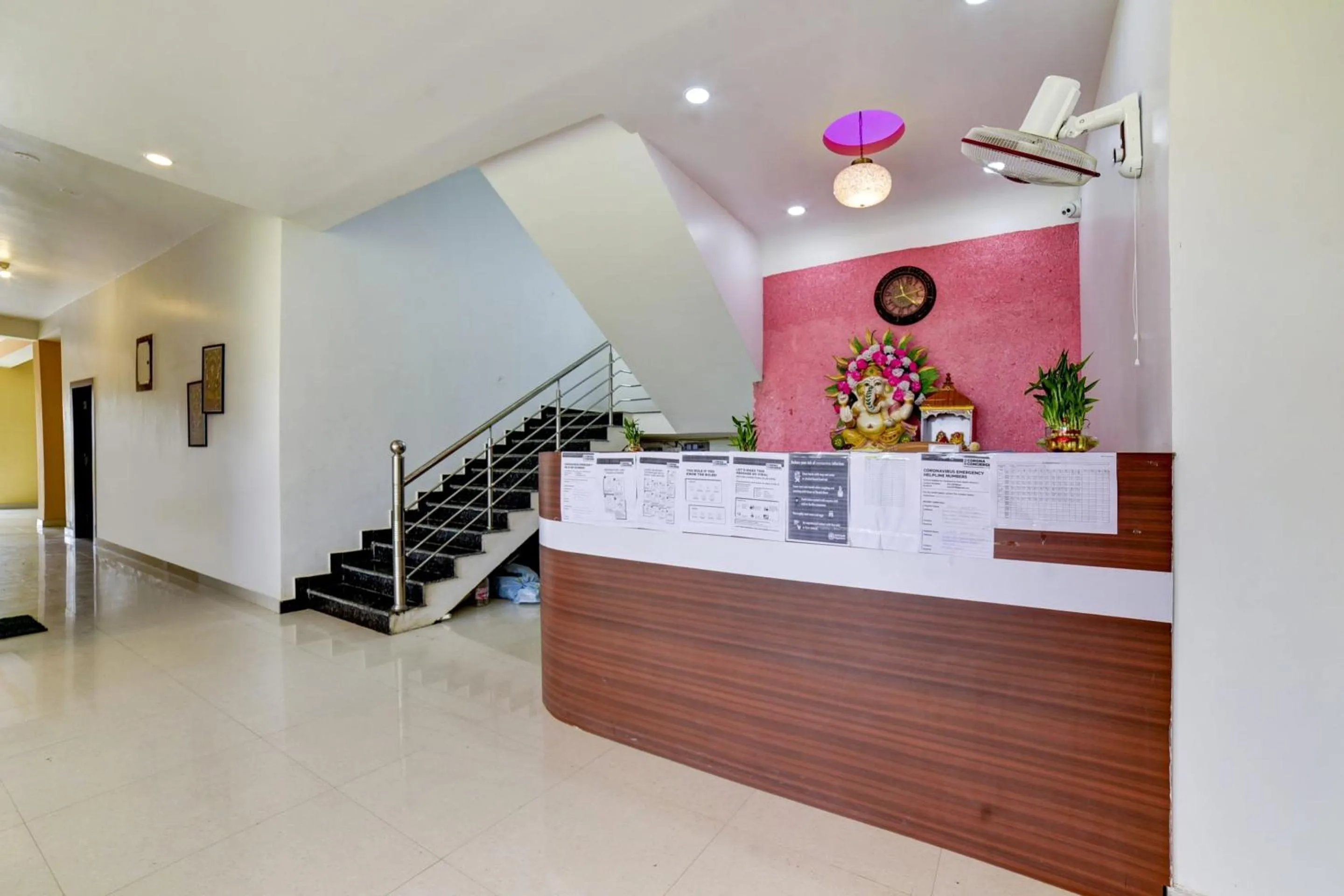 Lobby or reception in Hotel O The Hotel Quaint