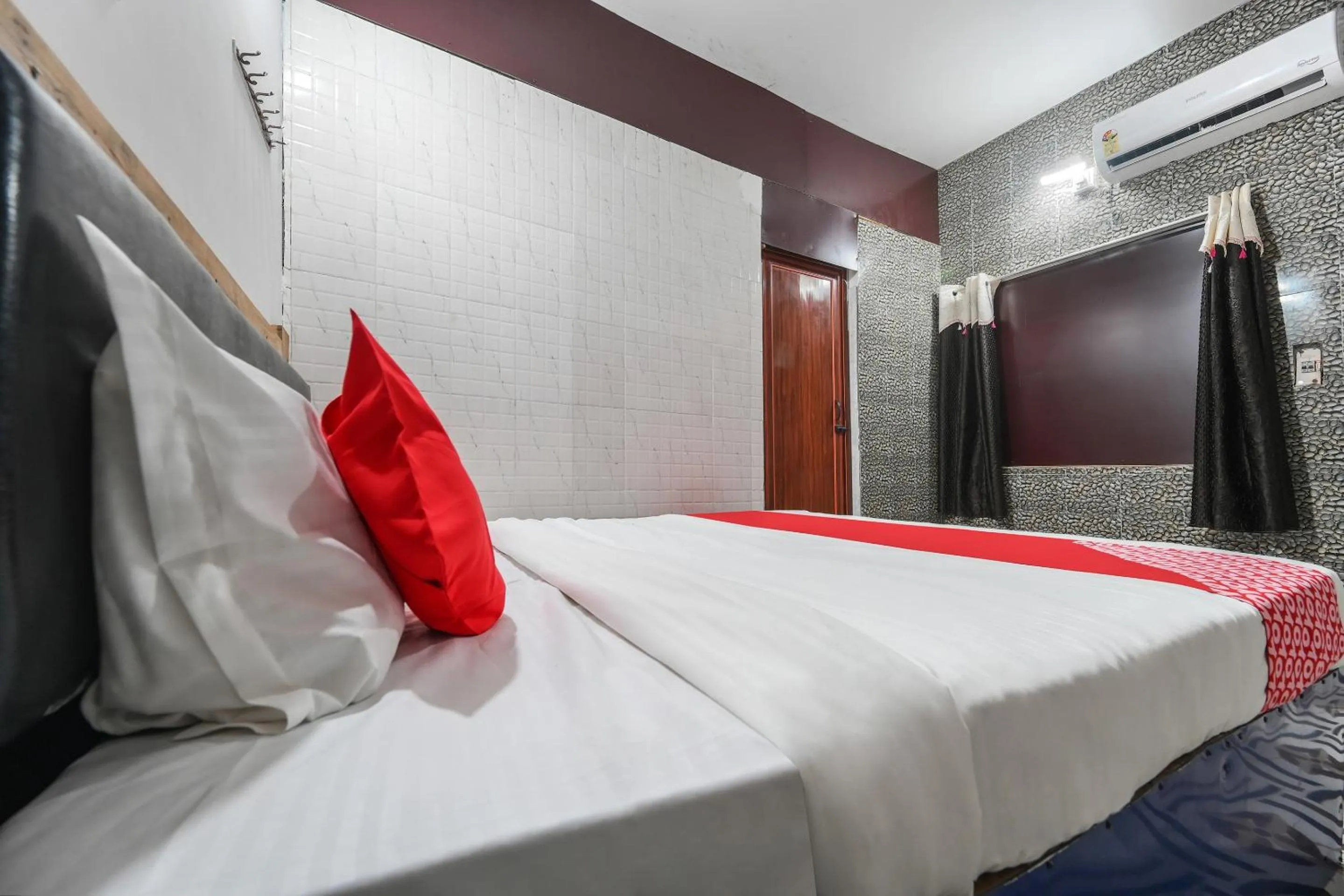 Bedroom in Hotel O ARES RESIDENCY