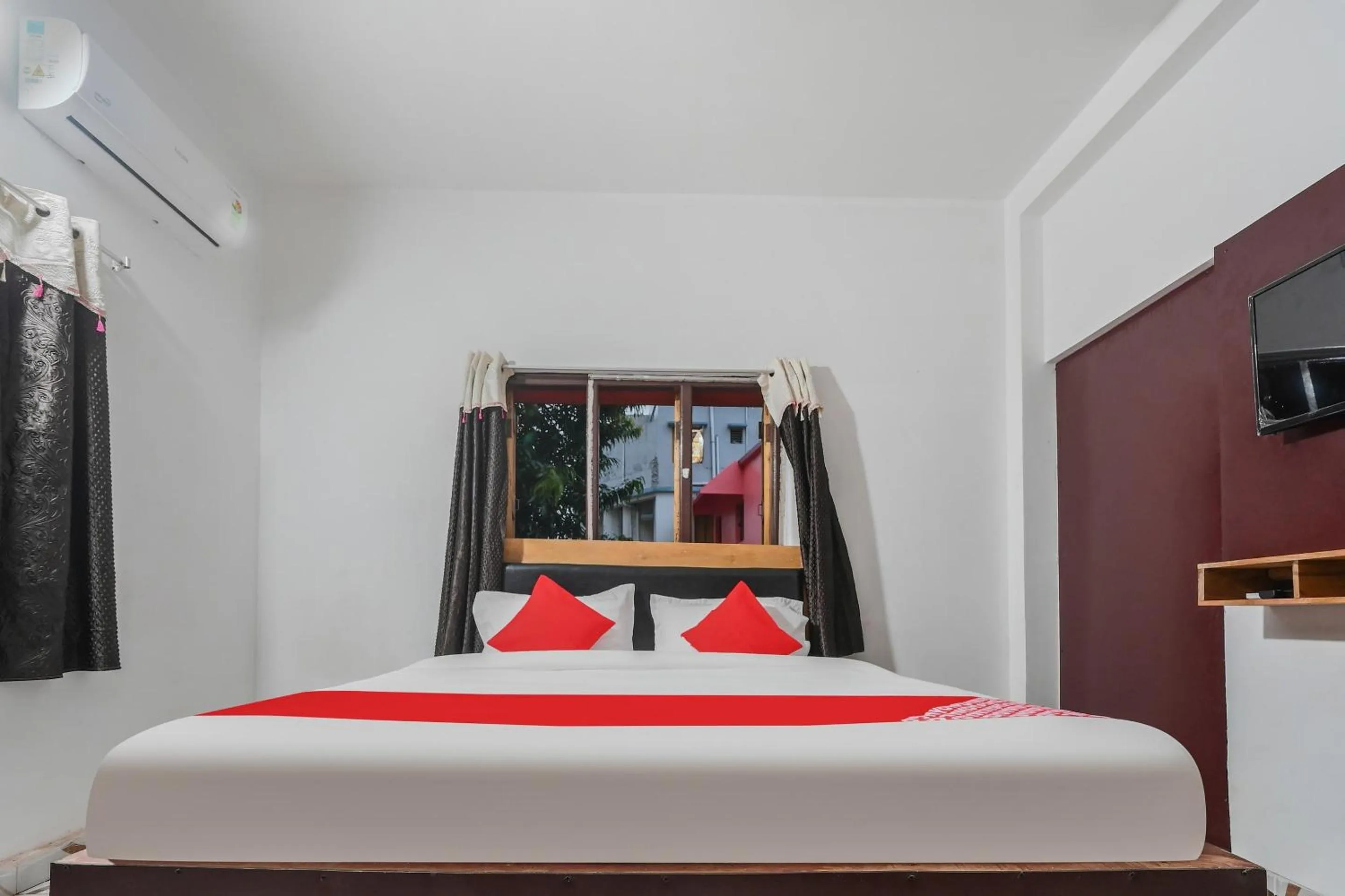 Bedroom in Hotel O ARES RESIDENCY