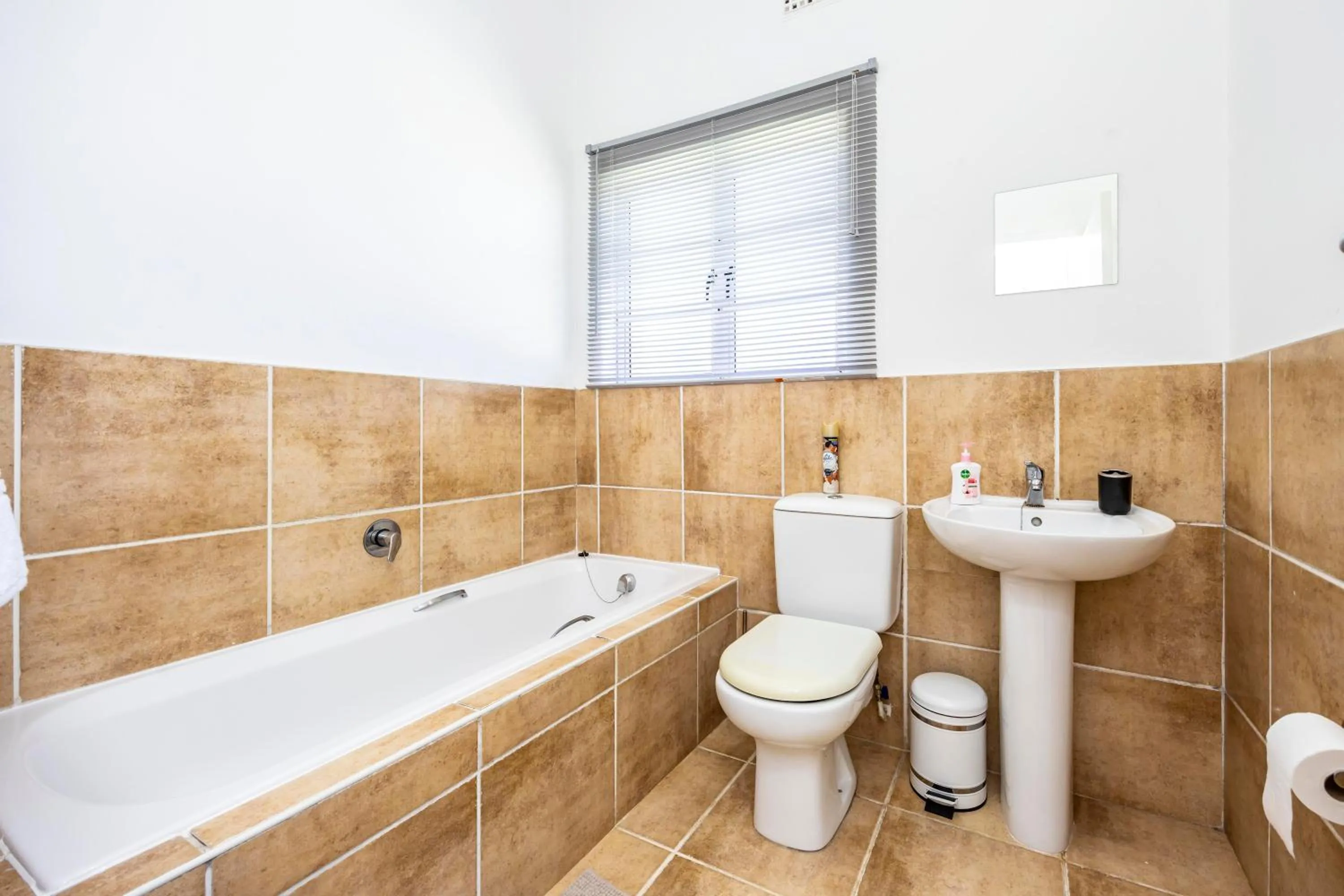 Shower in Modern Executive Unit