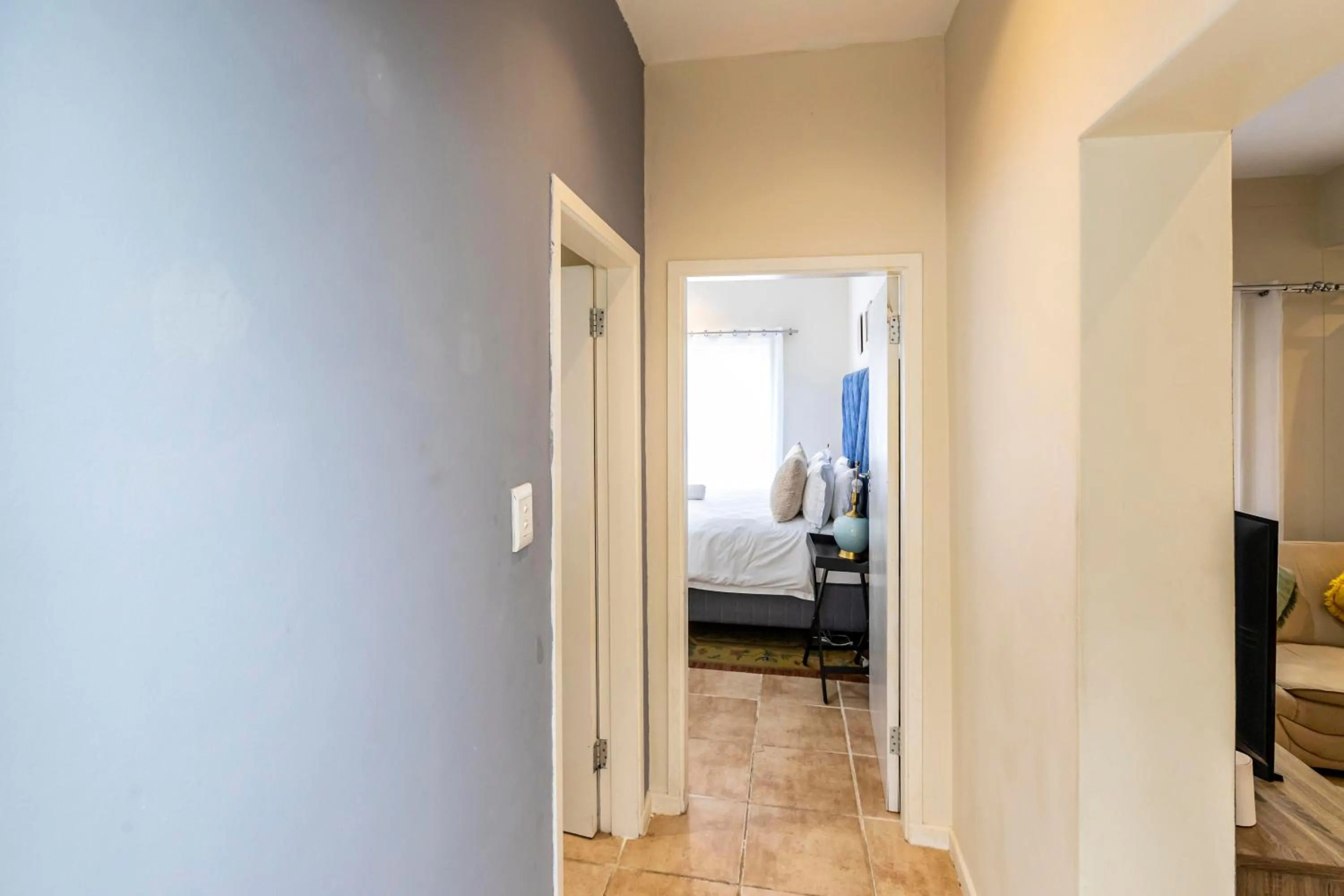 Property building, Bed in Modern Executive Unit