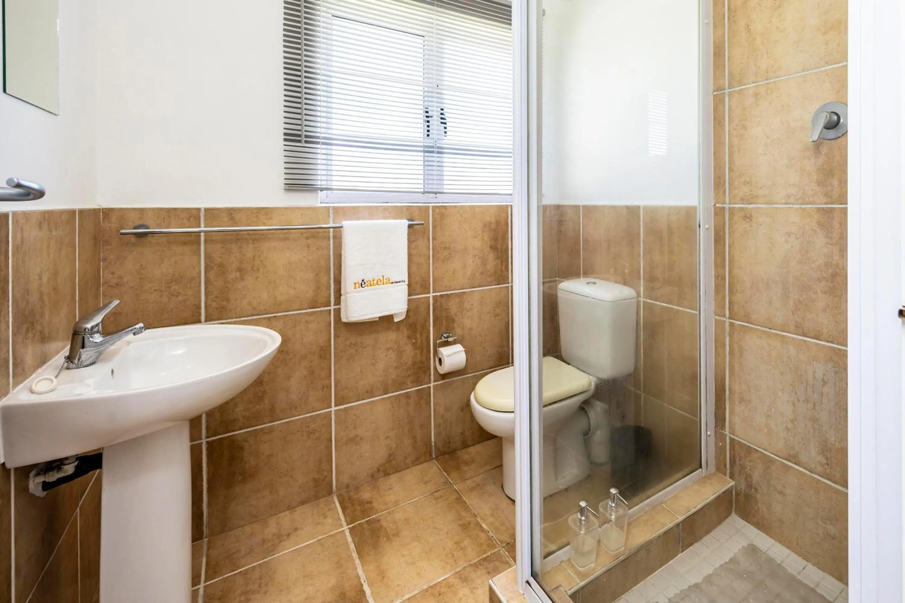 Shower in Modern Executive Unit