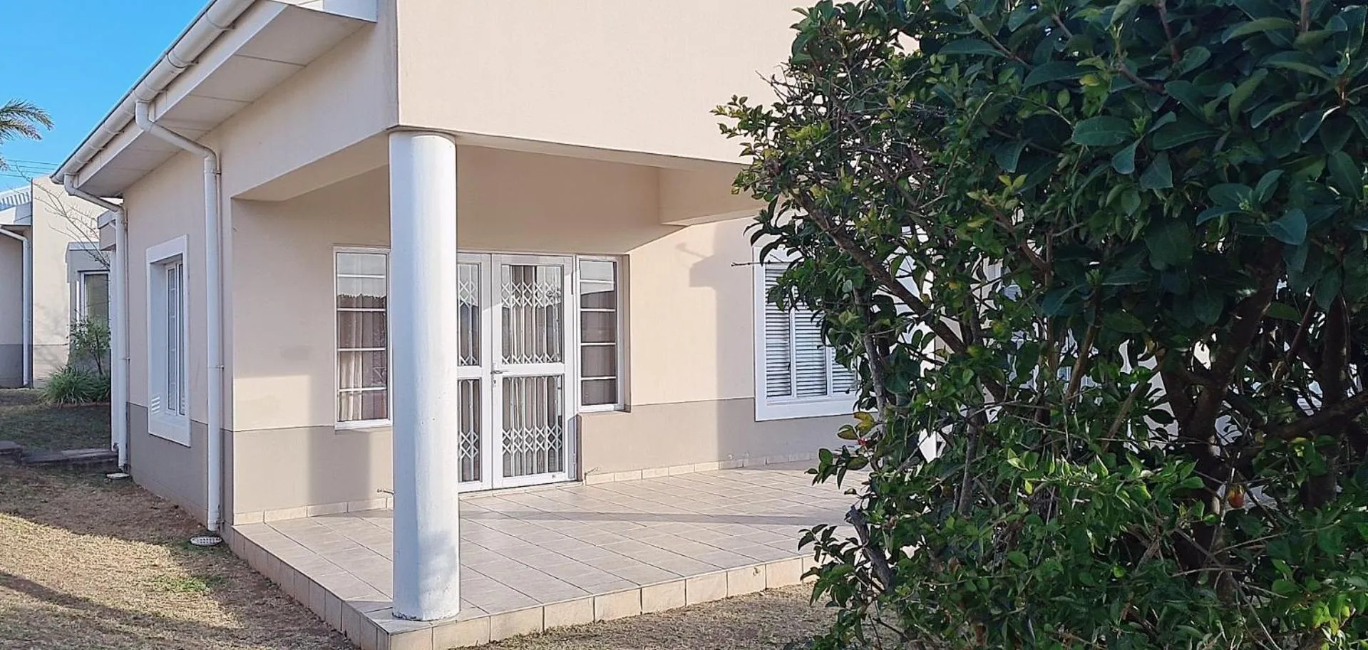 Property building in Modern Executive Unit