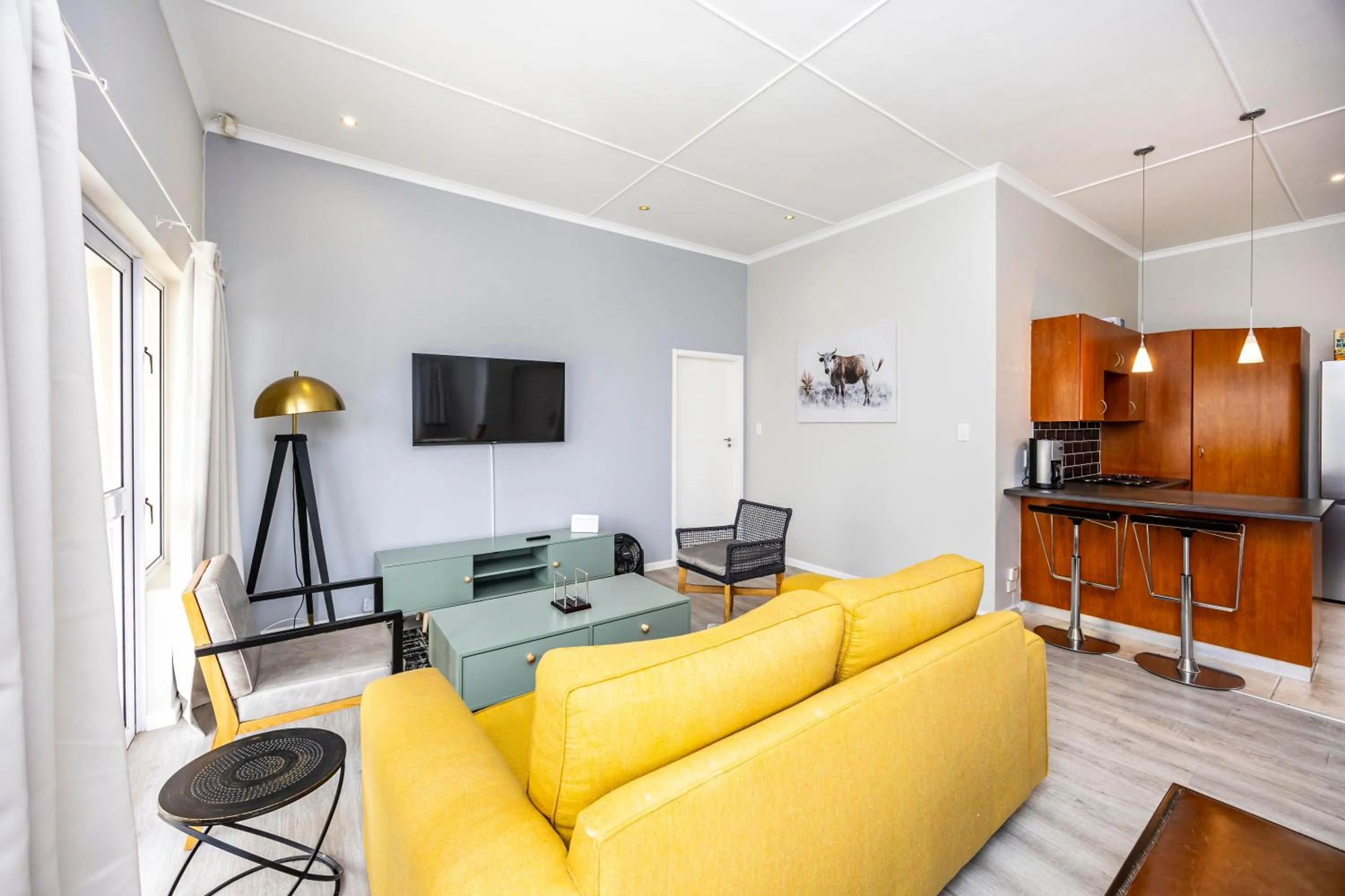 TV and multimedia in Modern Executive Unit