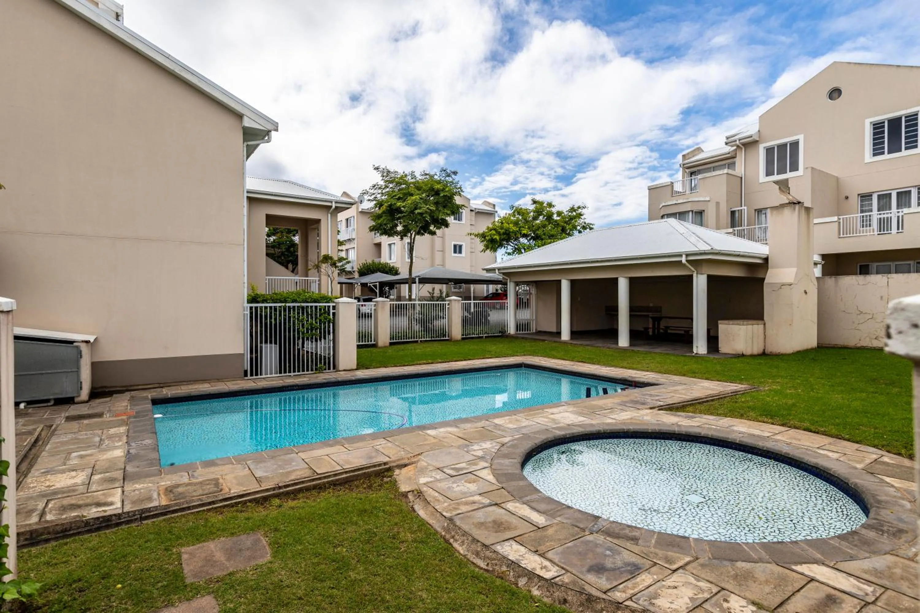BBQ facilities in Modern Executive Unit
