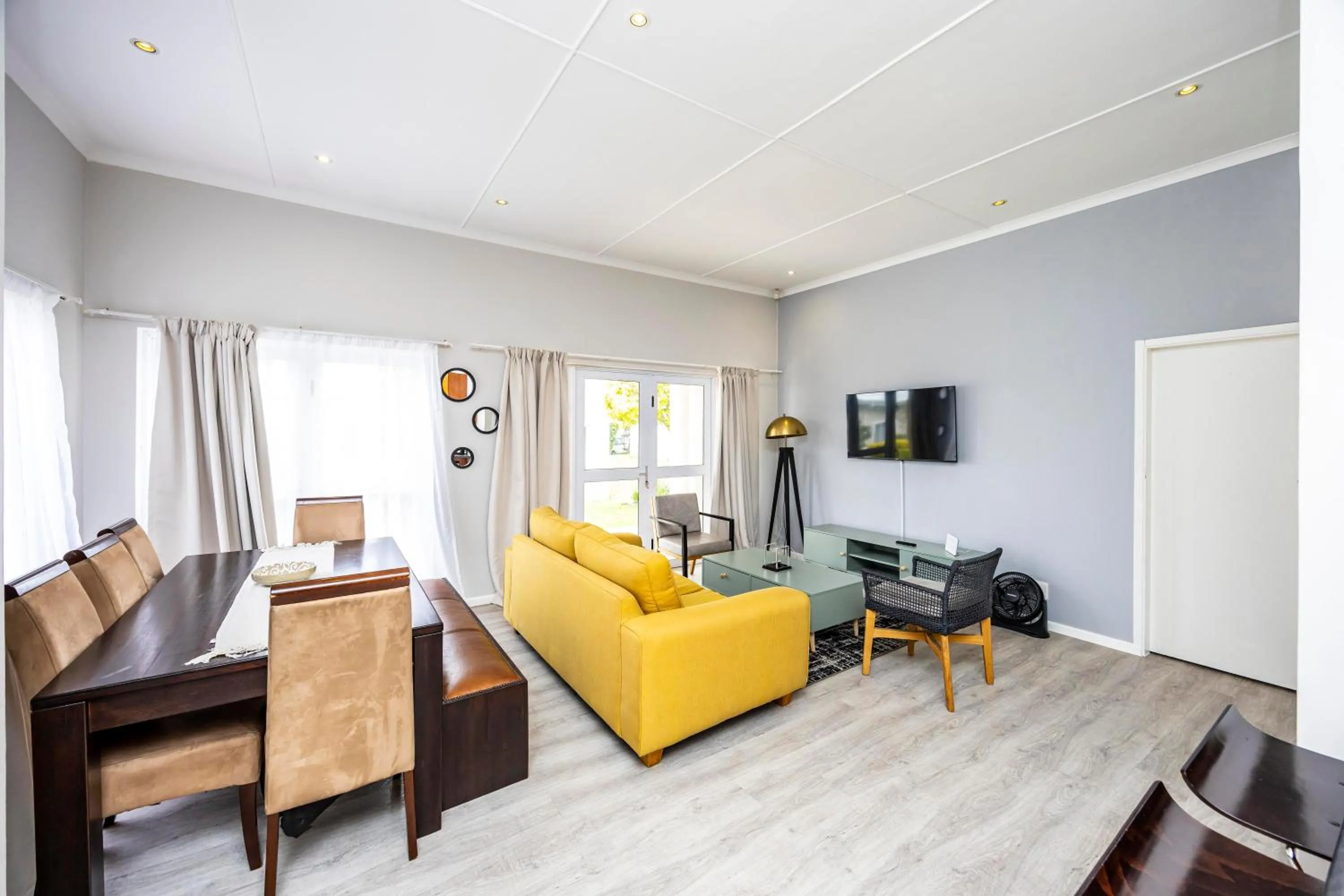 TV and multimedia in Modern Executive Unit