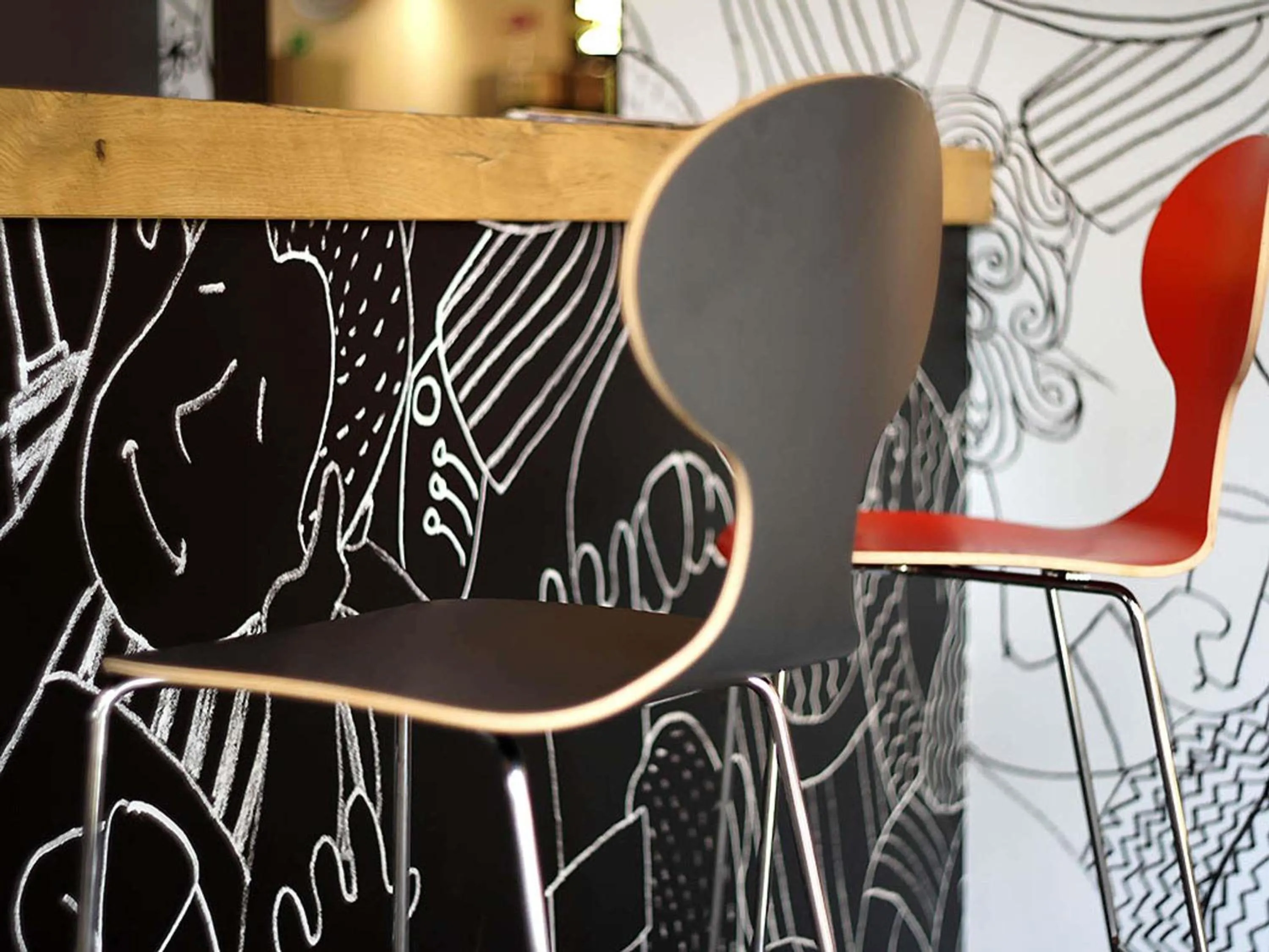 Lounge or bar in Ibis Angoulême Nord