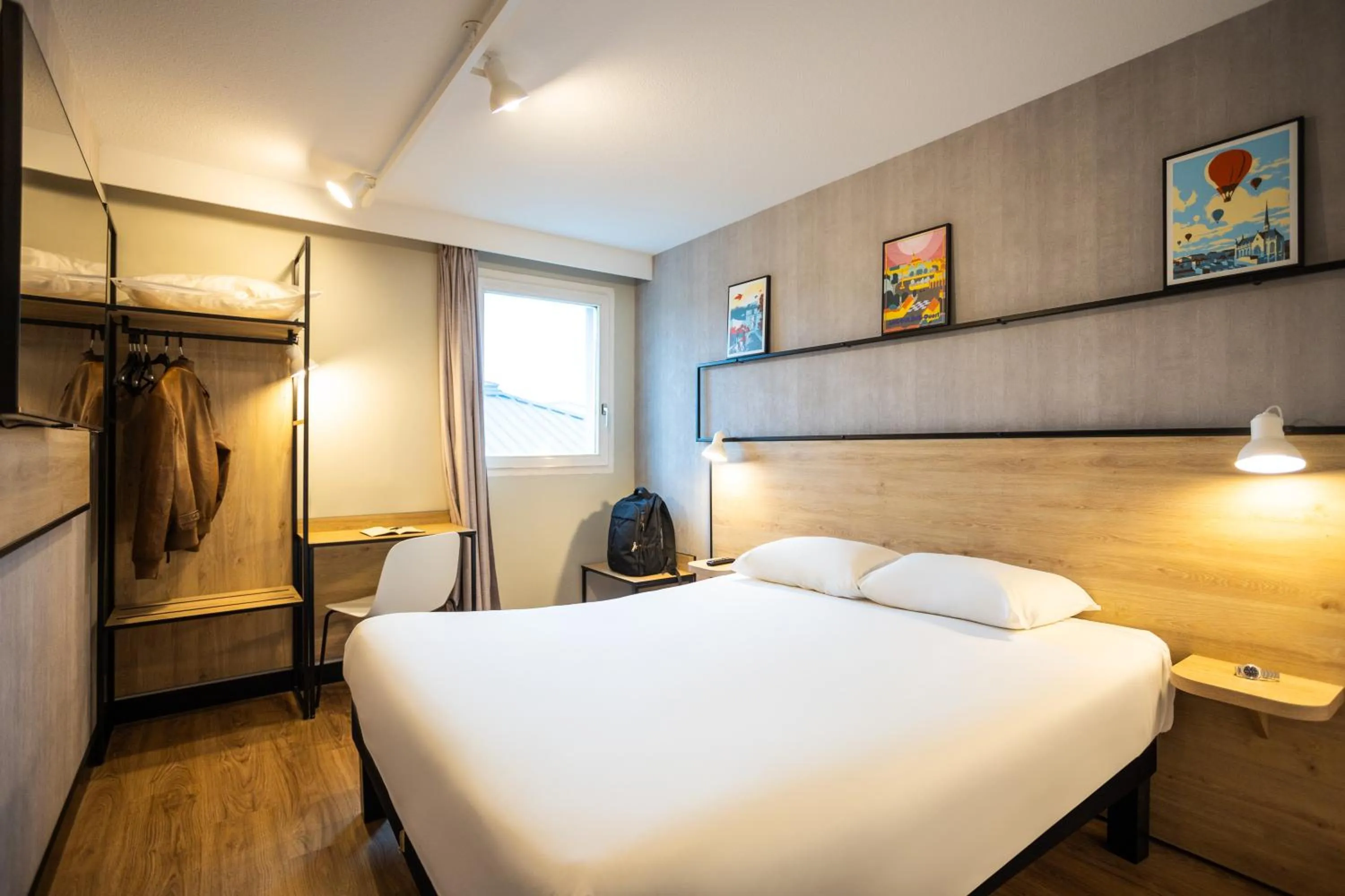 Bedroom, Bed in Ibis Angoulême Nord