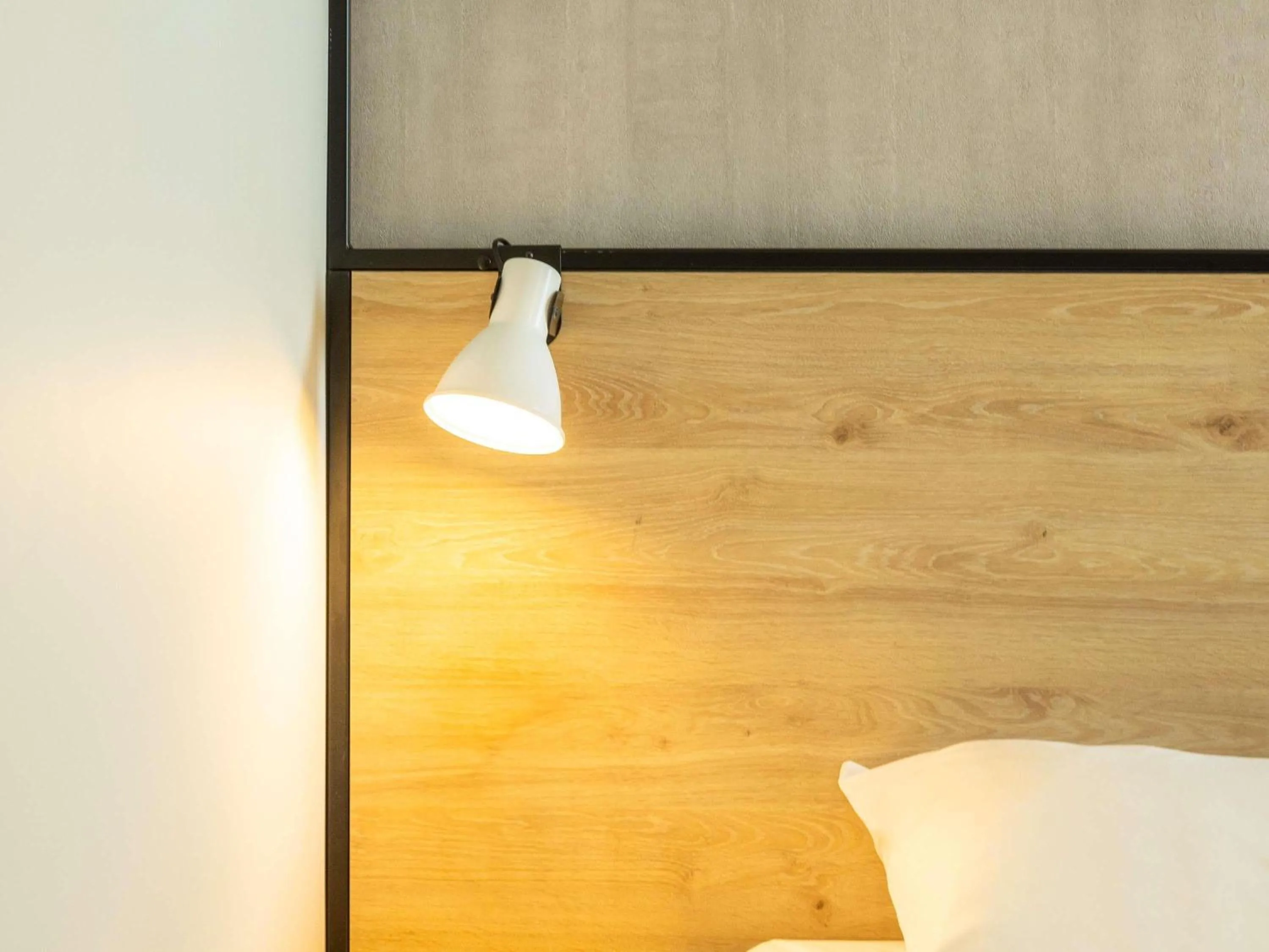 Bedroom, Bed in Ibis Angoulême Nord