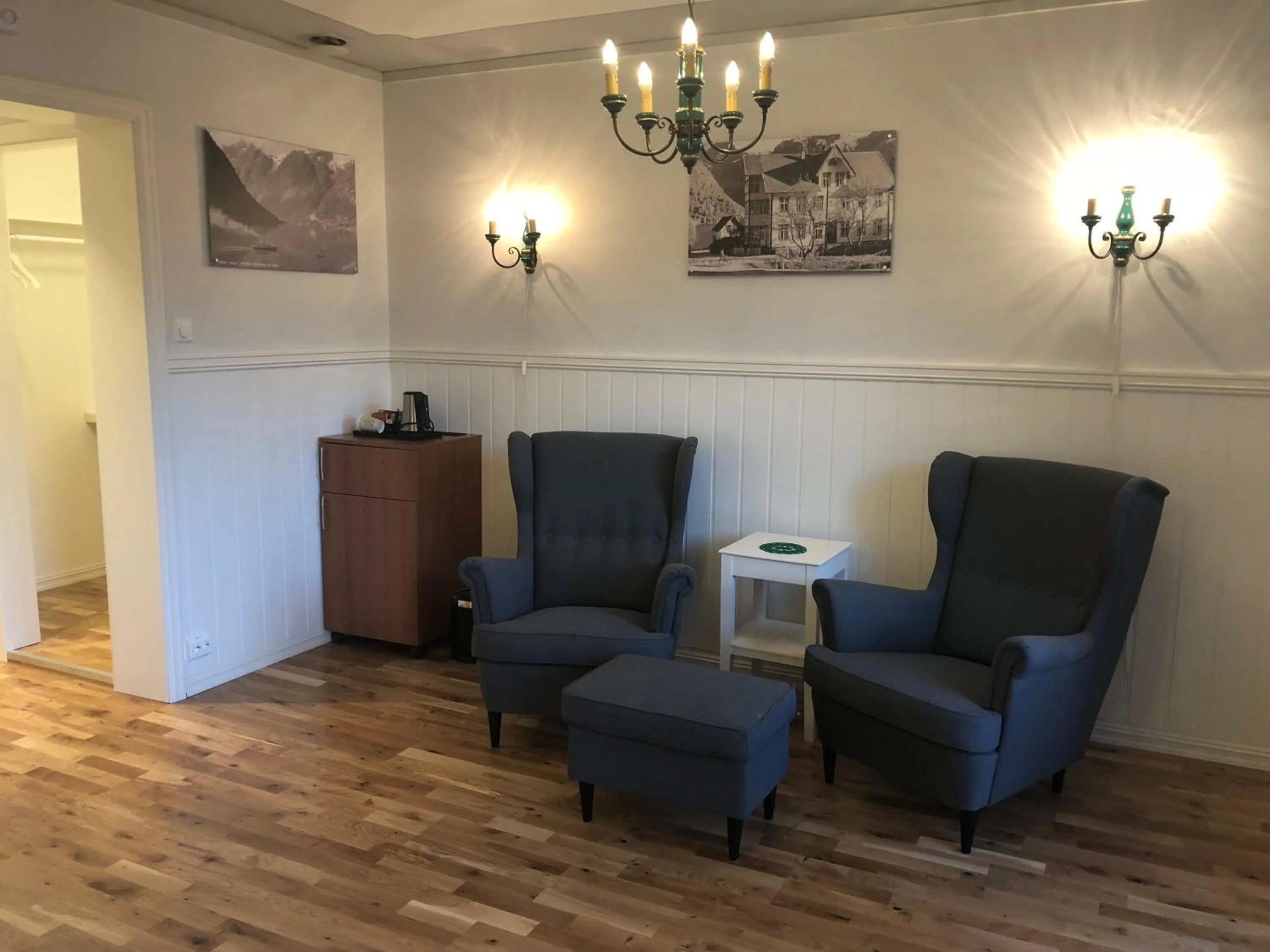 Living room in Hjelle Hotel