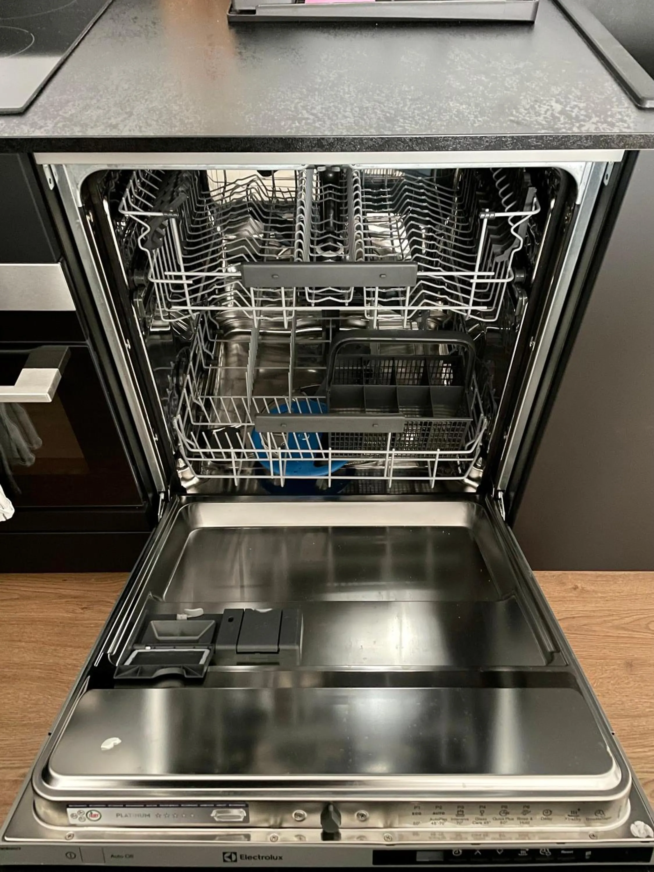dishwasher in TopView City Centre