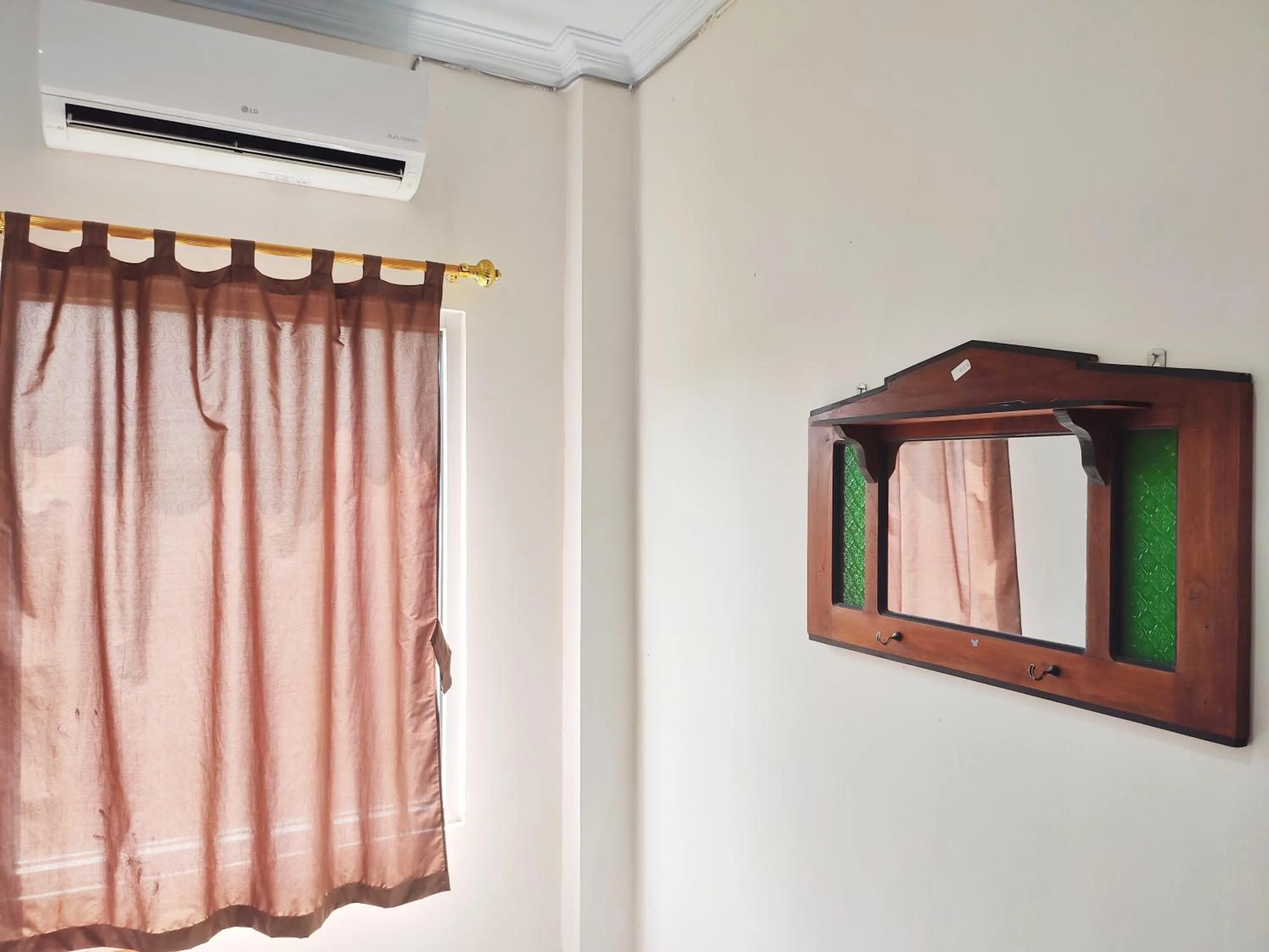 Bedroom in Happy Syariah Hotel near Jombor Mitra RedDoorz