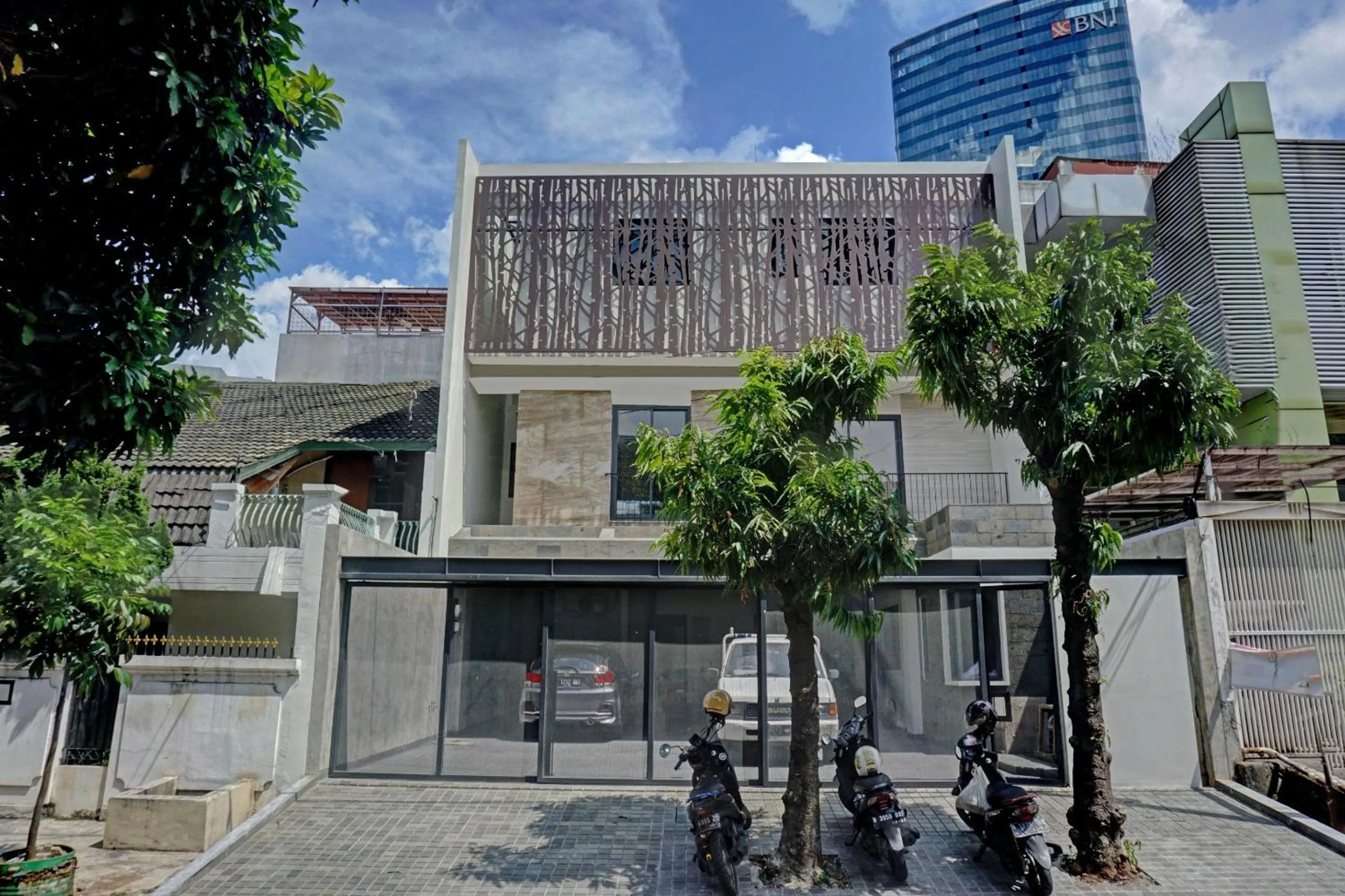 Facade/entrance in Capital O 90635 Tango Juliet Residence