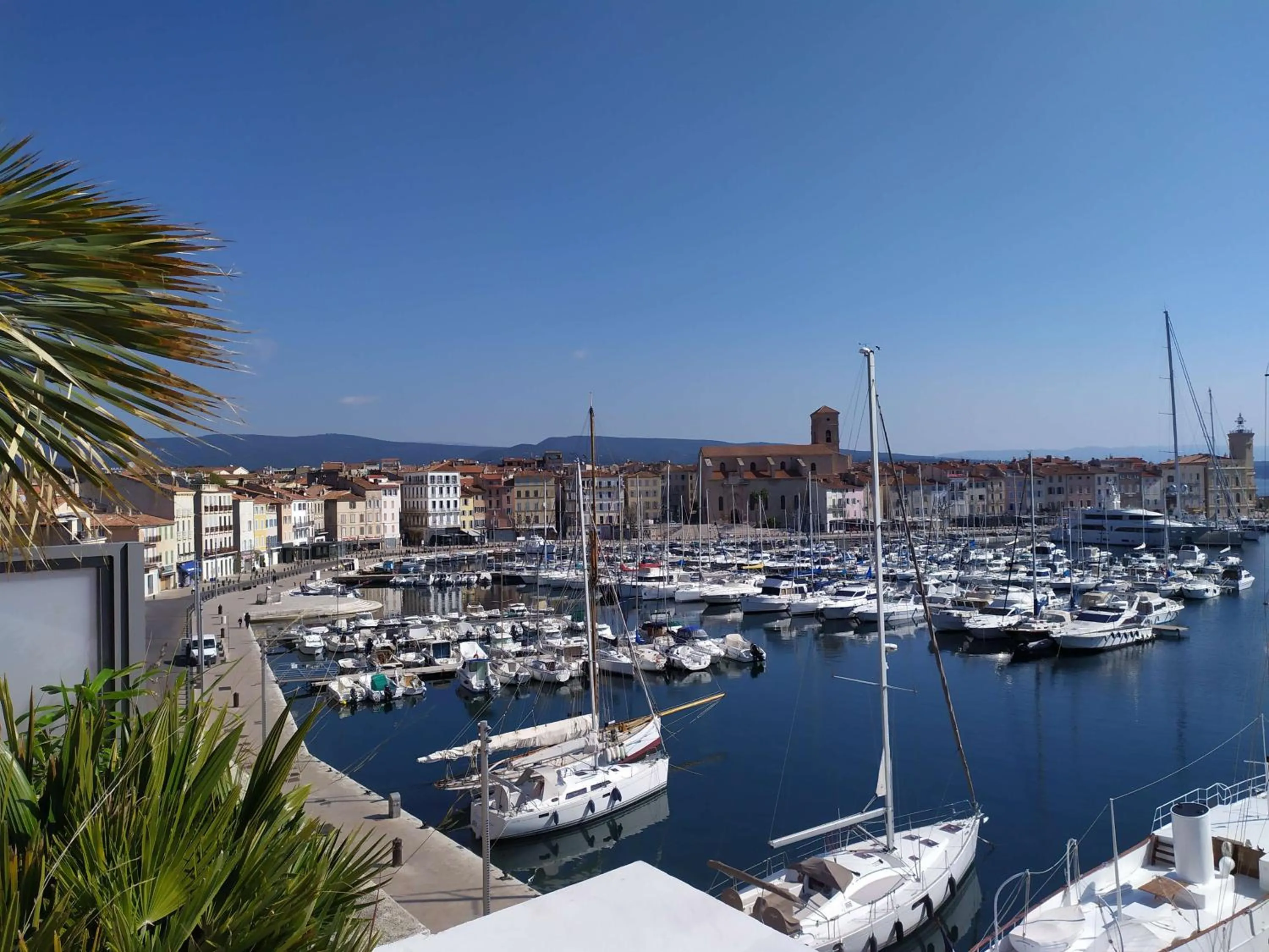 Property building in Best Western Premier Hôtel du Vieux-Port