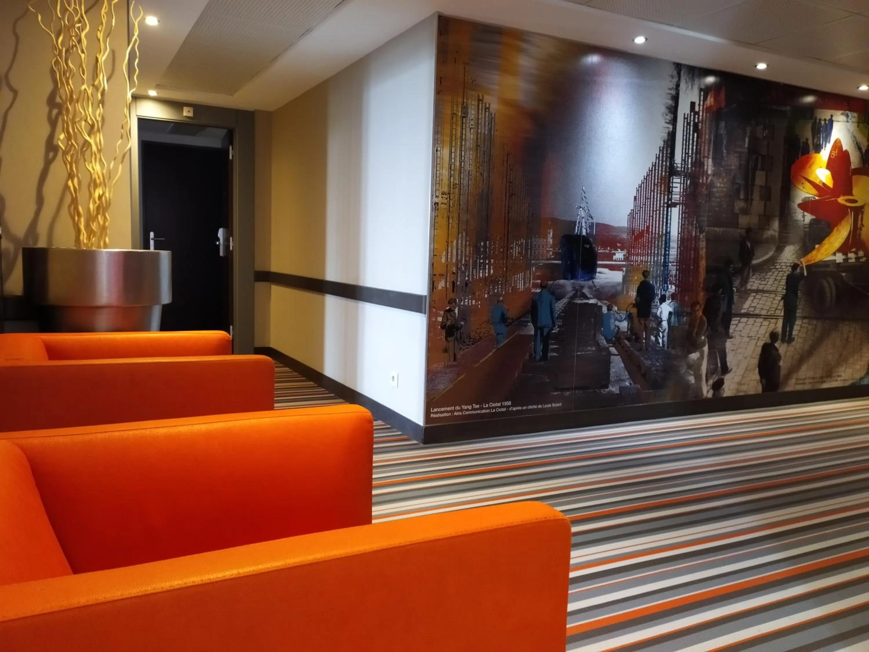 Nightclub / DJ in Best Western Premier Hôtel du Vieux-Port