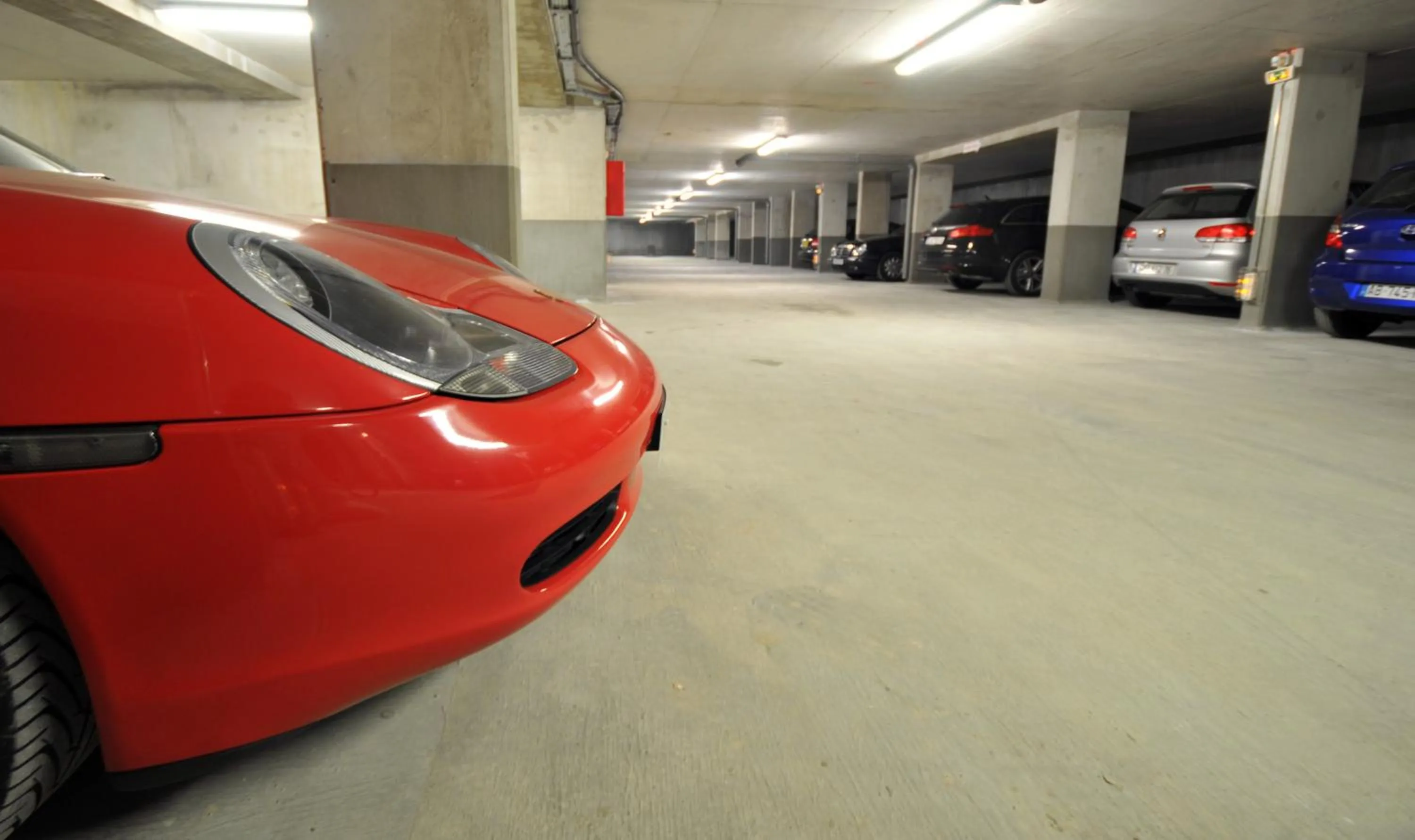 Parking in Best Western Premier Hôtel du Vieux-Port