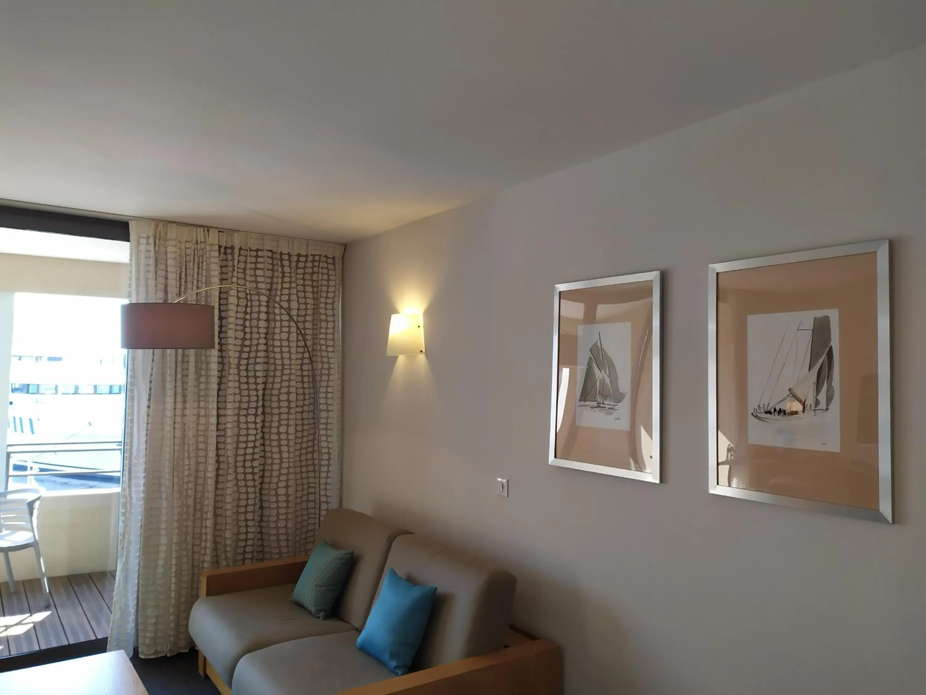 Seating area in Best Western Premier Hôtel du Vieux-Port