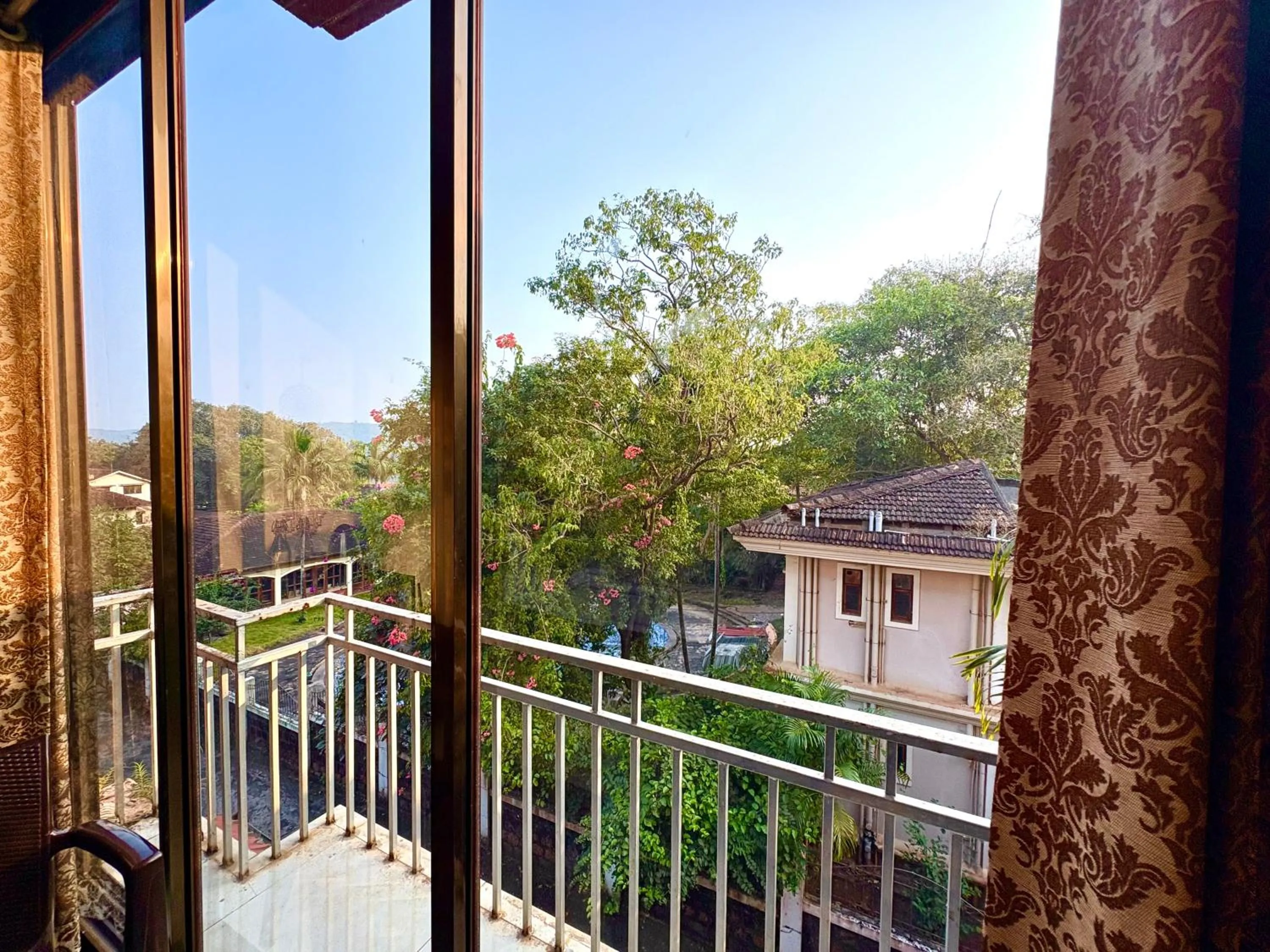 Balcony/Terrace in Hotel 7Seas by Solara Hospitality