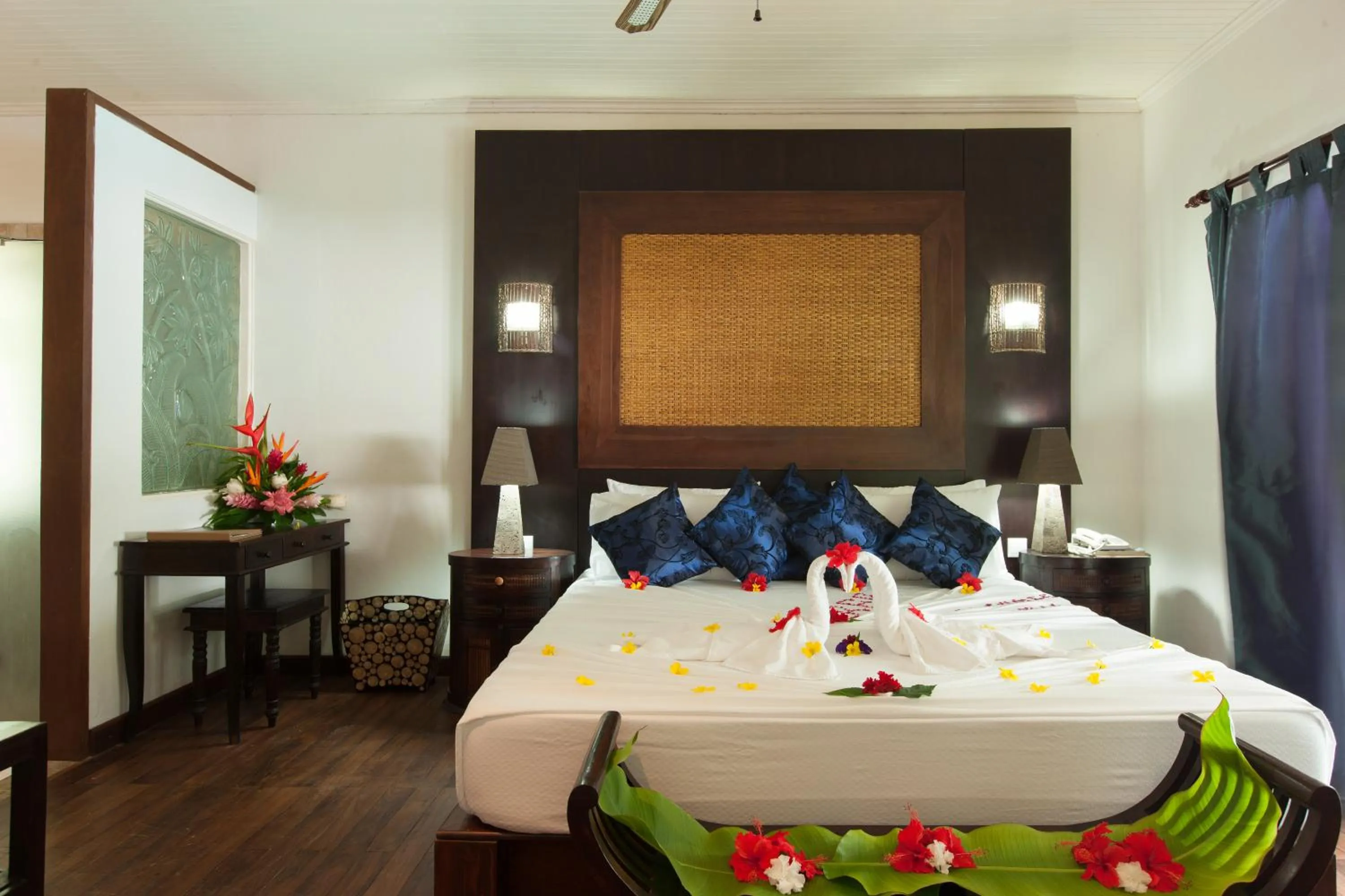 Bed in Le Relax Beach Resort