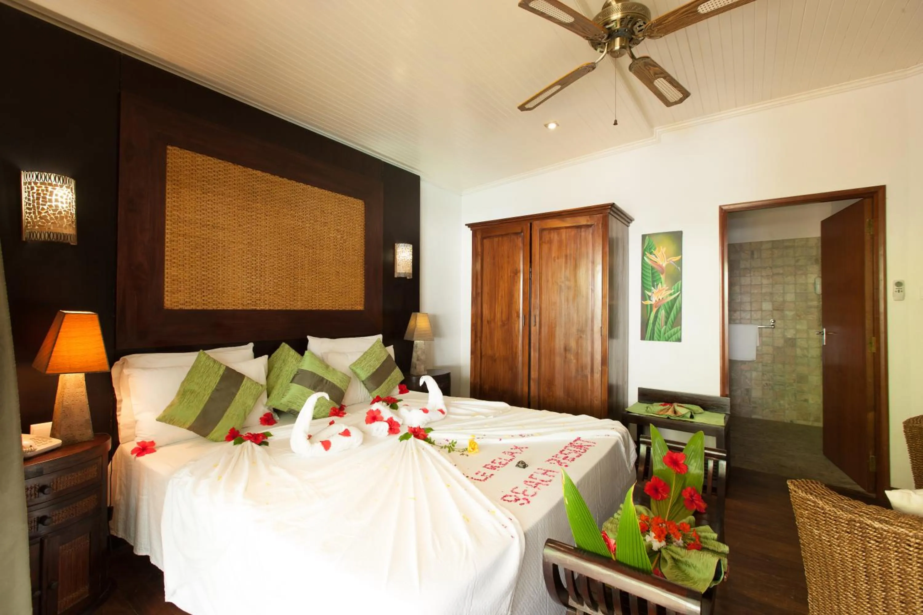 Bed in Le Relax Beach Resort