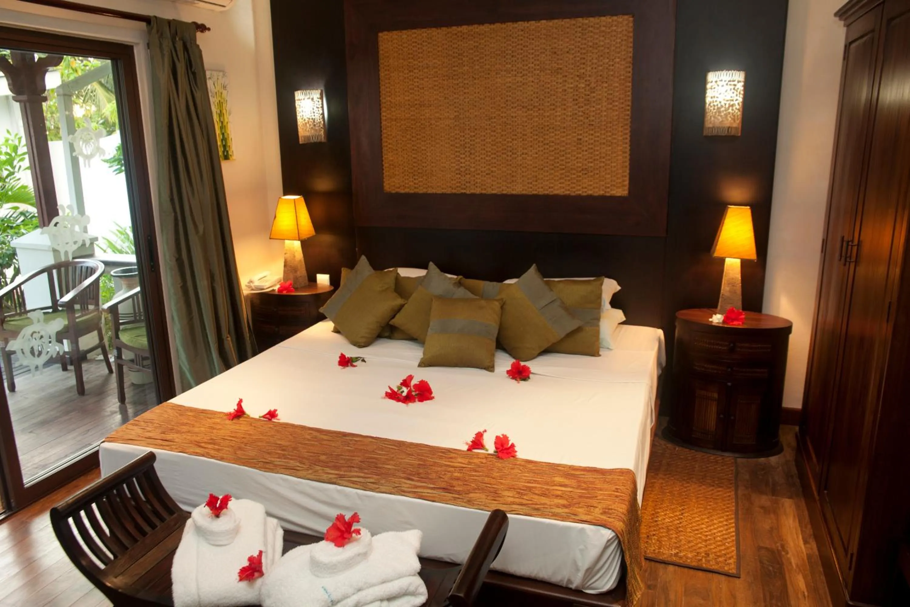 Bed in Le Relax Beach Resort