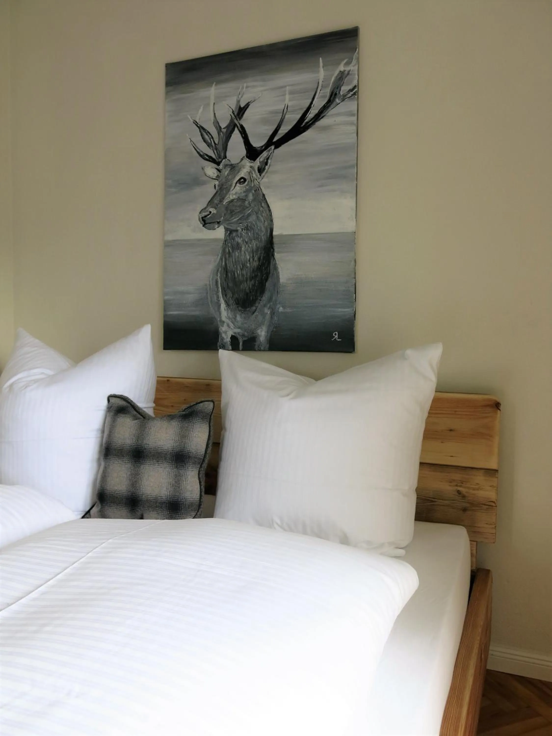 Bed in Alpenhof Garnihotel & Ferienwohnungen